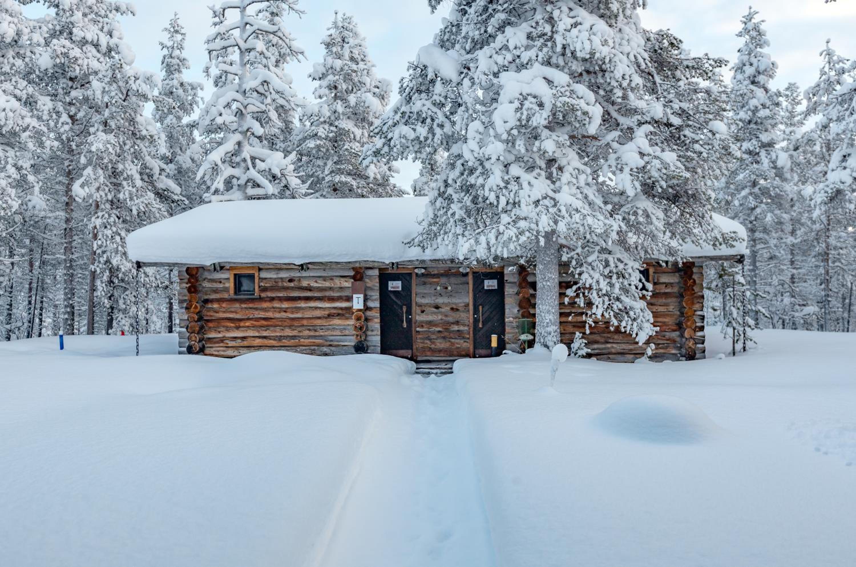 Kuukkeli Log Houses Porakka Inn