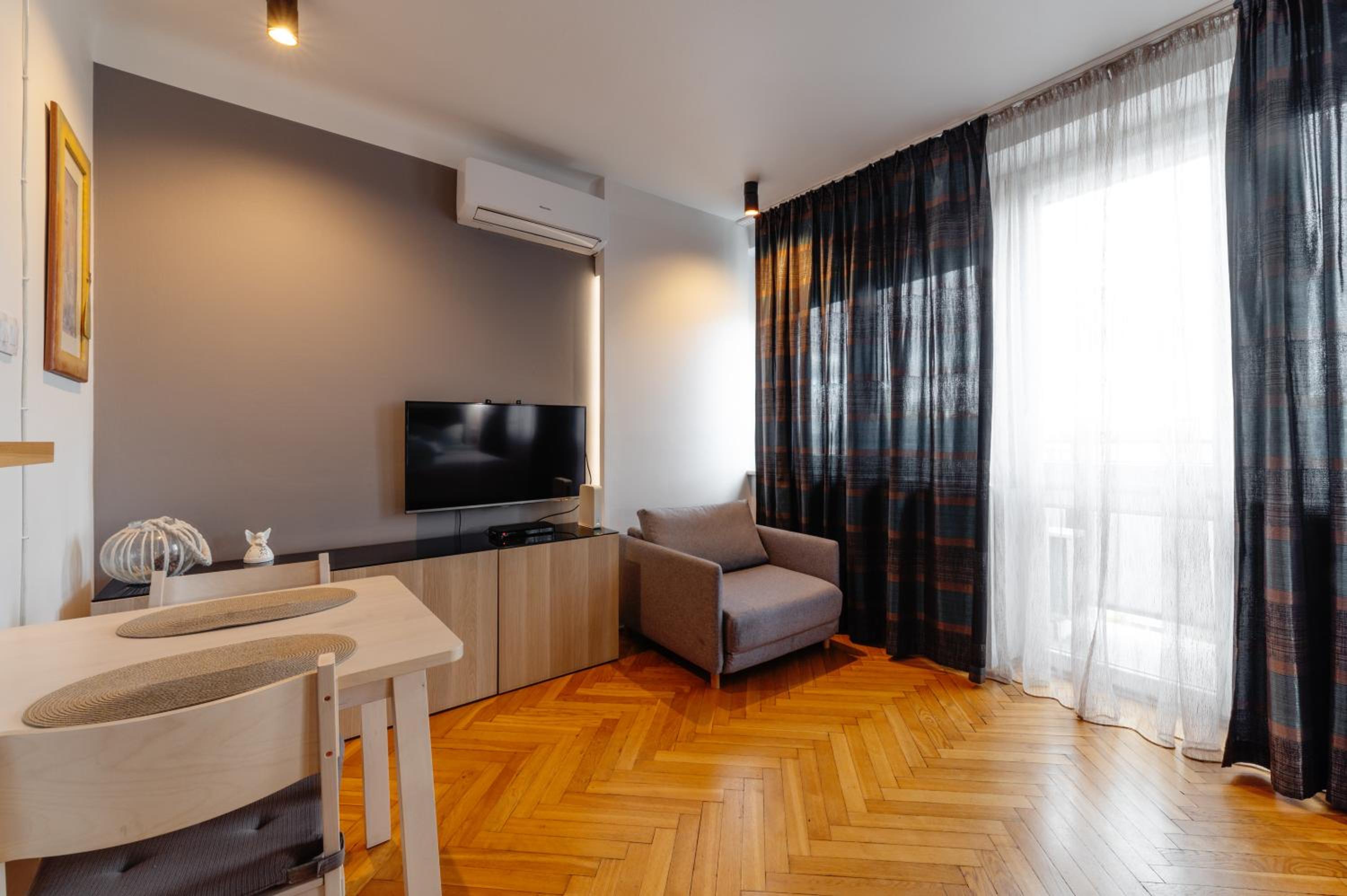 Kwiatowa Warsaw Apartment view 2