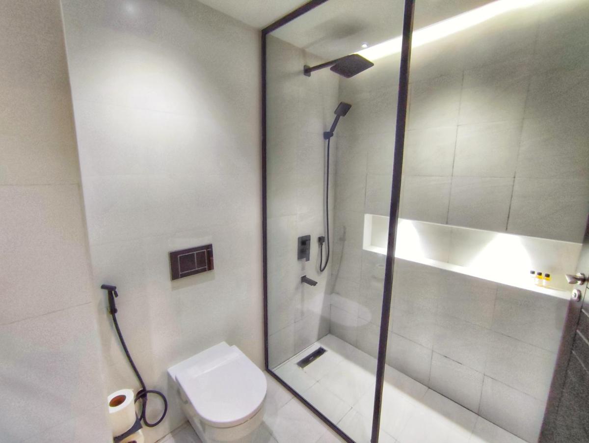 White Sage - Fountain View Stylish Apt With Spacious Terrace