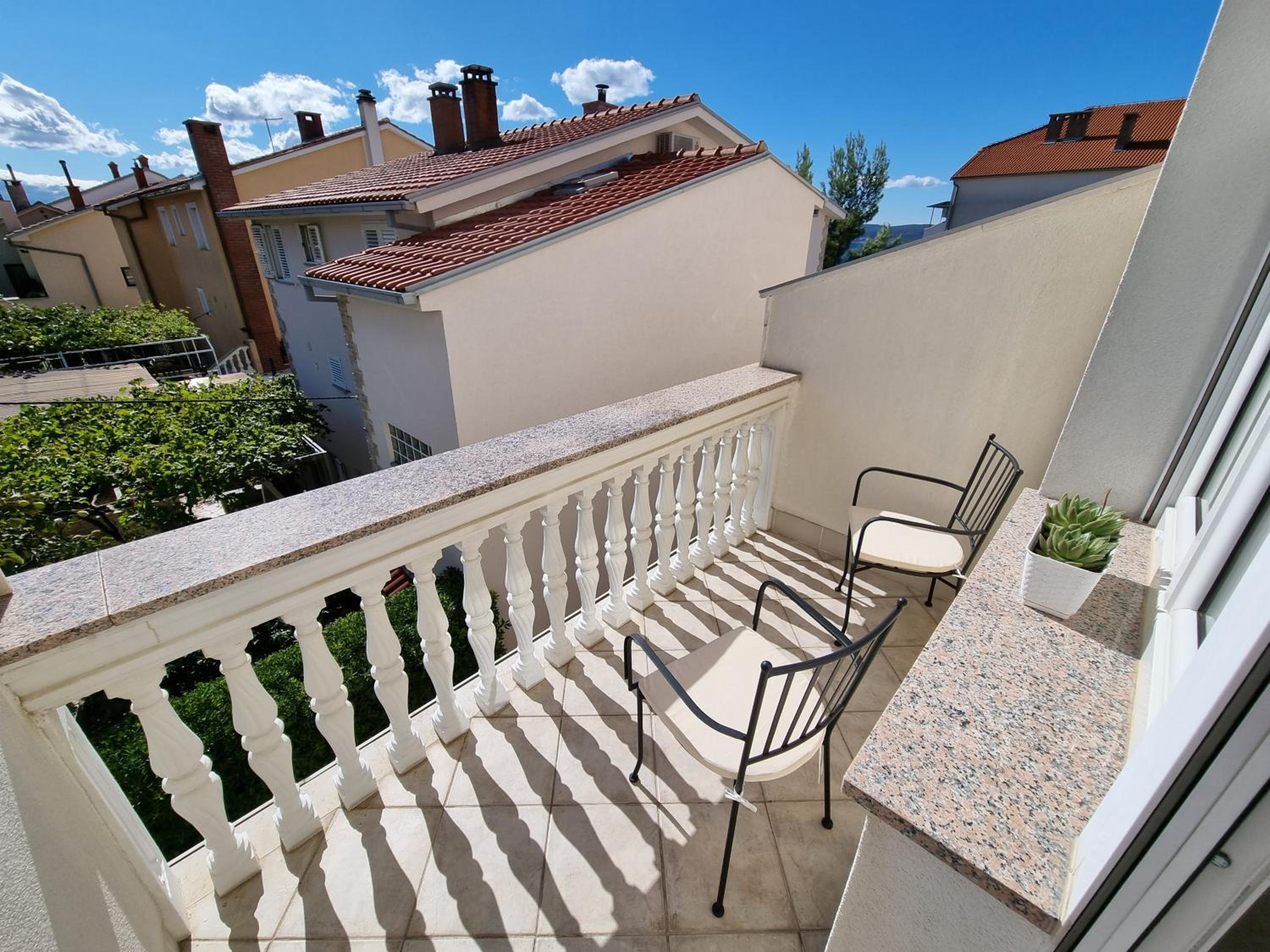 CHIARA Apartments with balcony