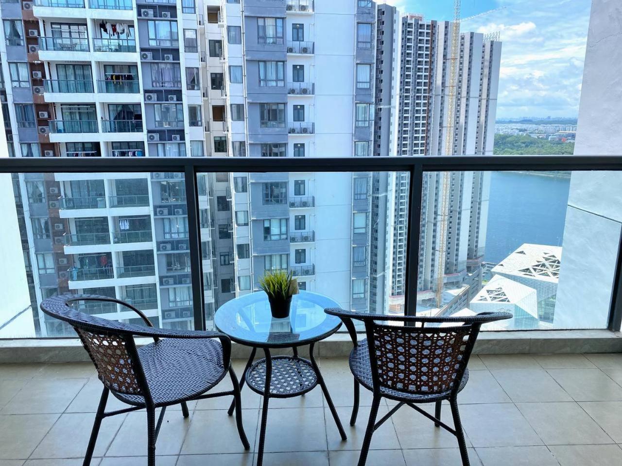R&F Princess Cove JB Apartment Suites By SC Homestay