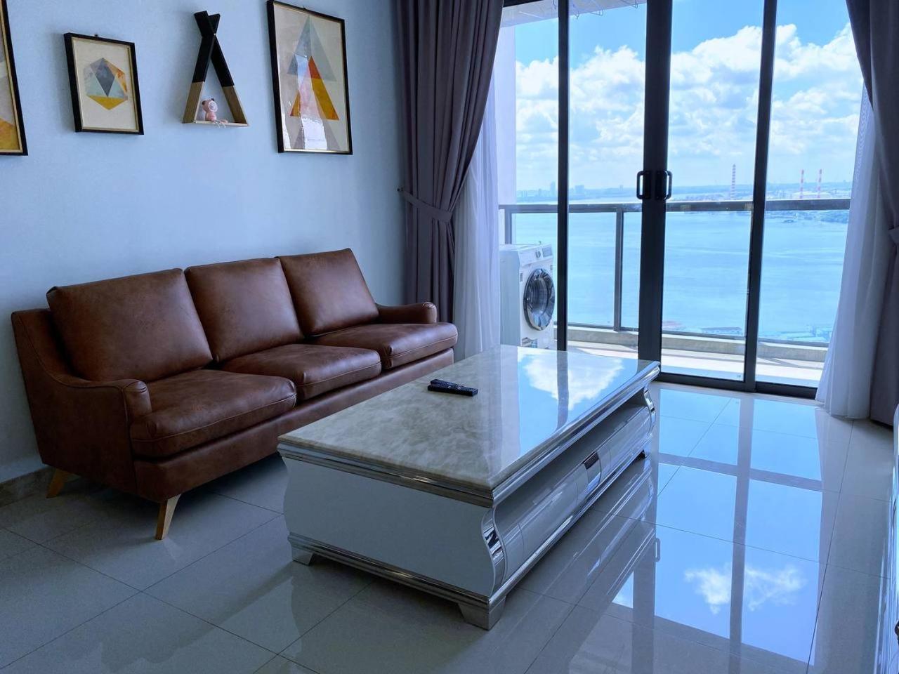 R&F Princess Cove JB Apartment Suites By SC Homestay