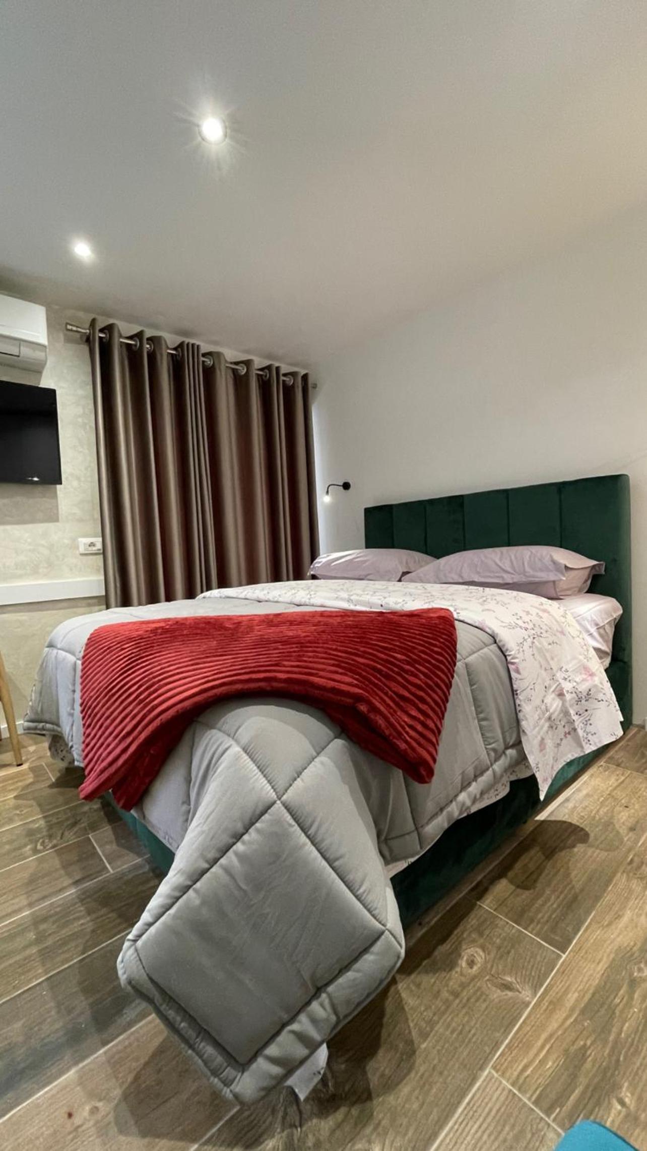 Le petite Studio Apartments - ENJOY TRAVEL