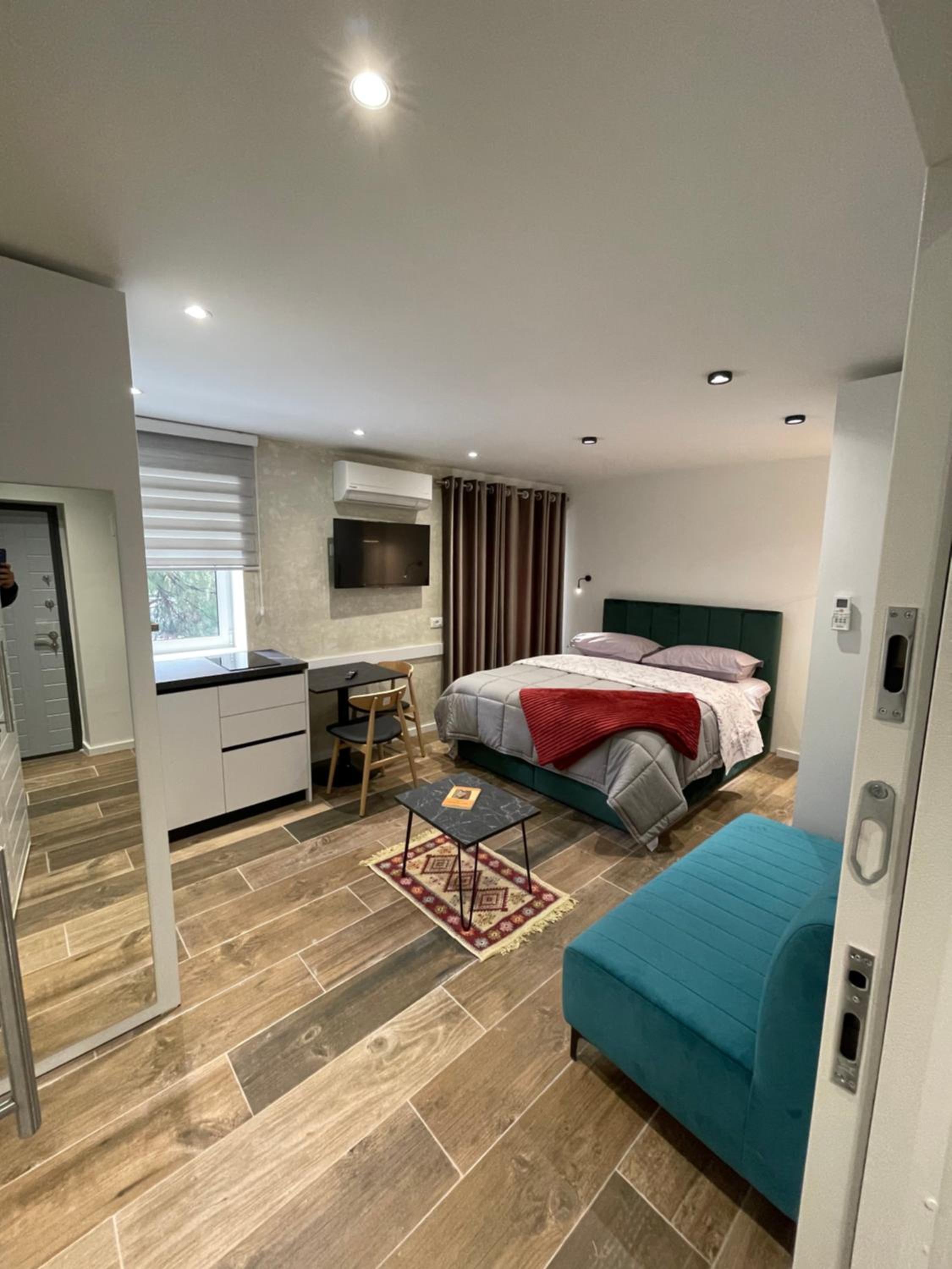 Le petite Studio Apartments - ENJOY TRAVEL