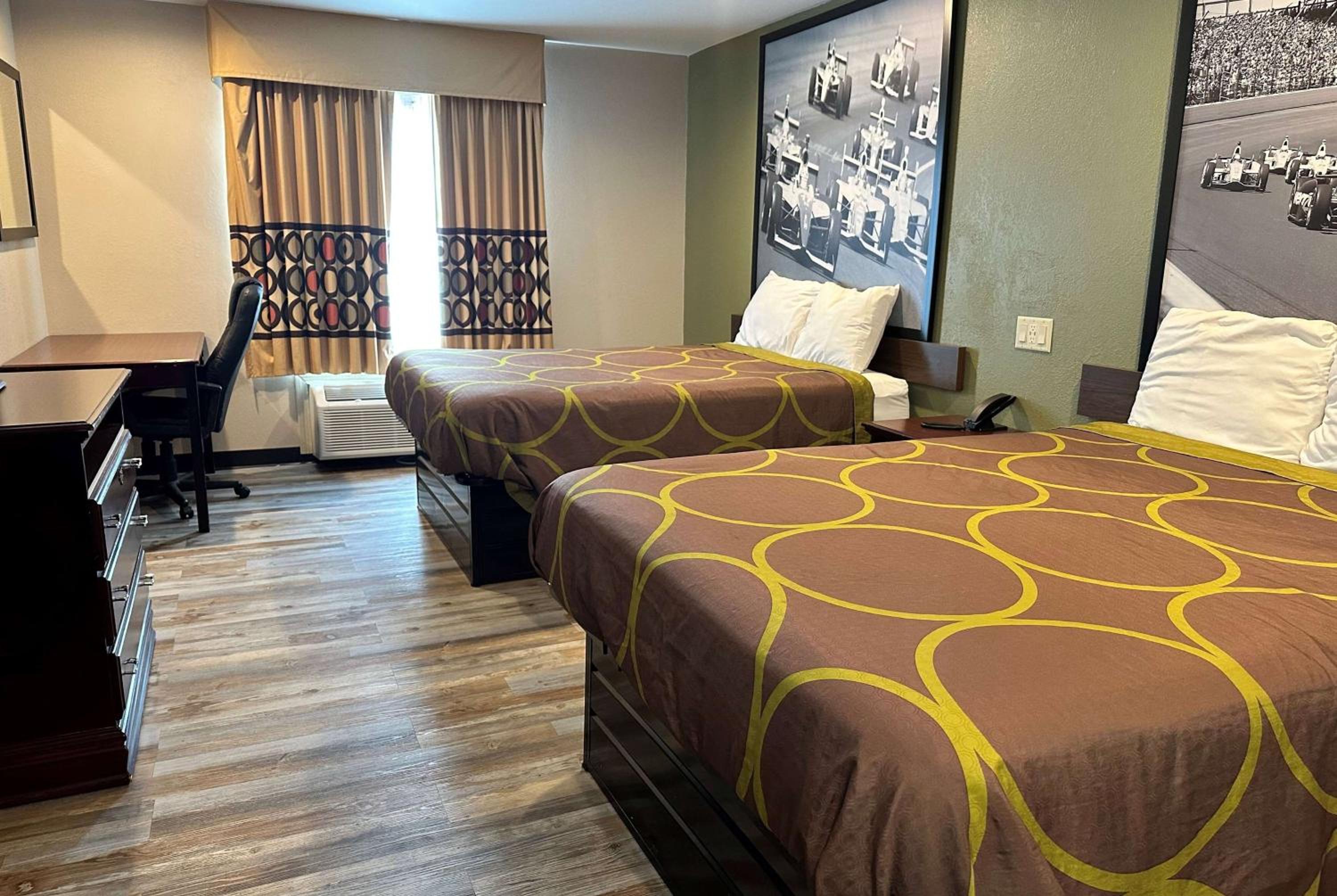 Frankfort Vacations - Super 8 by Wyndham Frankfort IN - Property Image 13