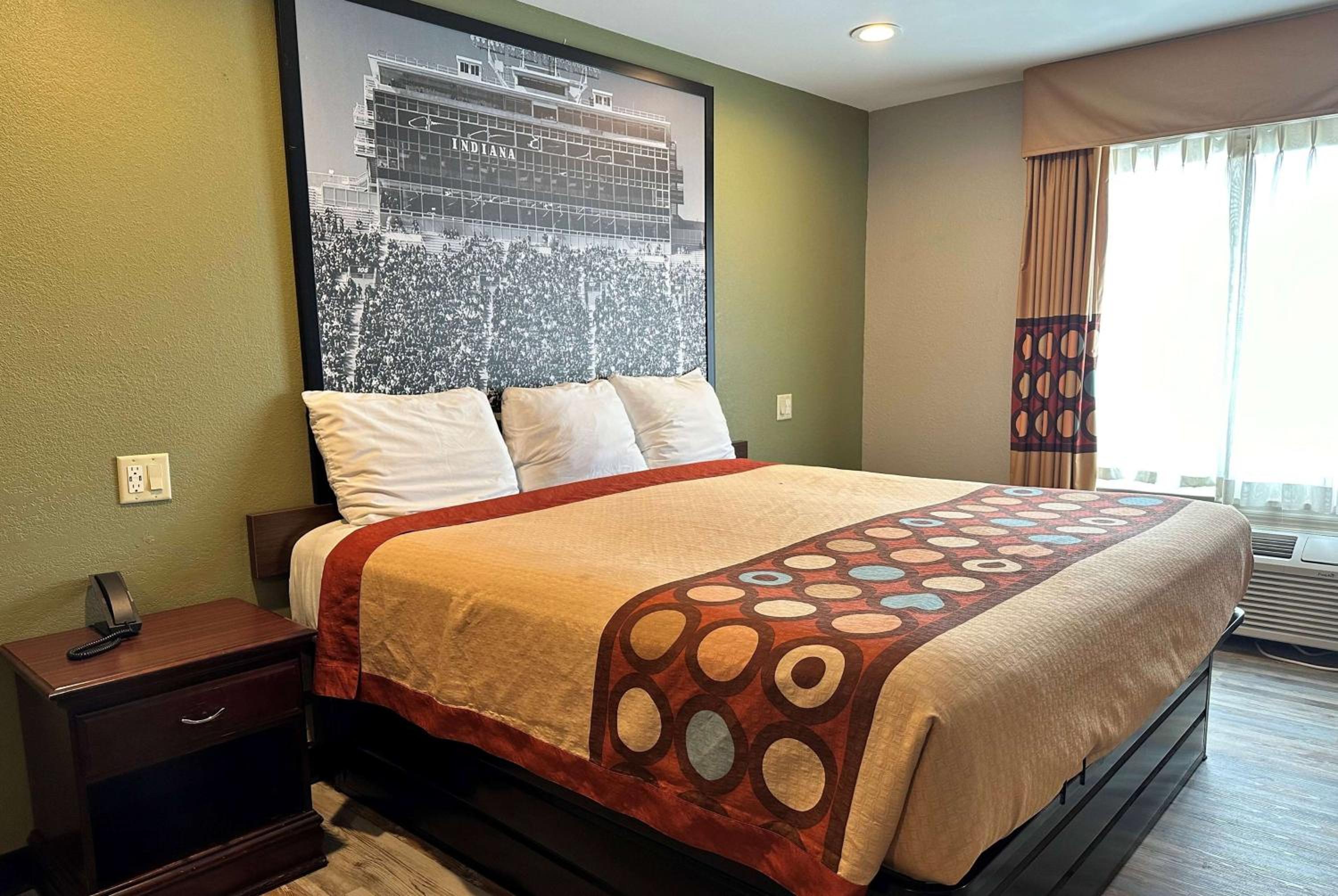 Frankfort Vacations - Super 8 by Wyndham Frankfort IN - Property Image 12