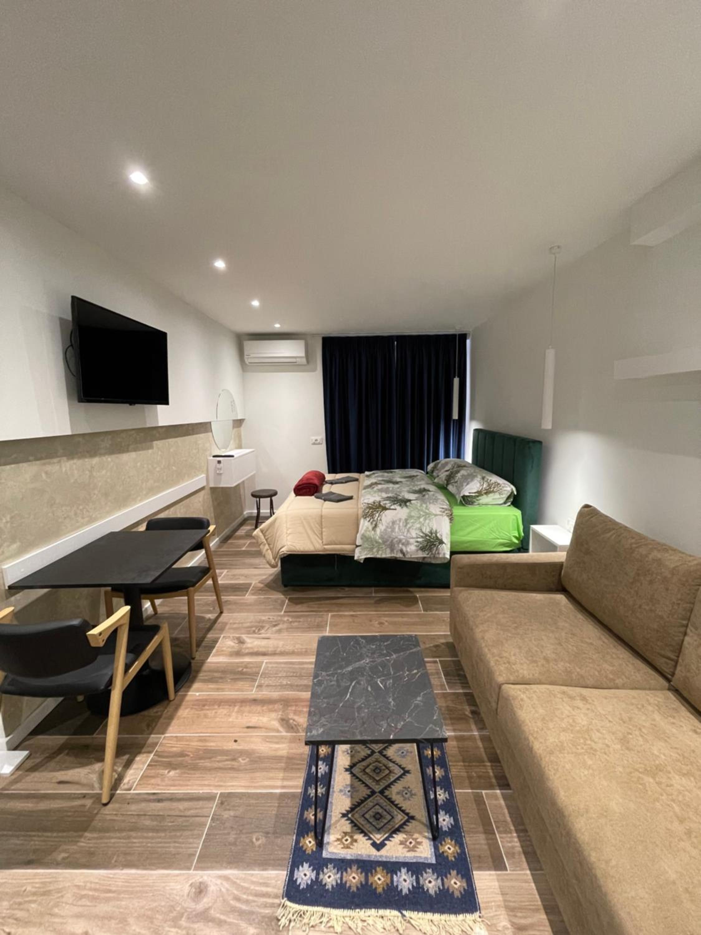 Le petite Studio Apartments - ENJOY TRAVEL