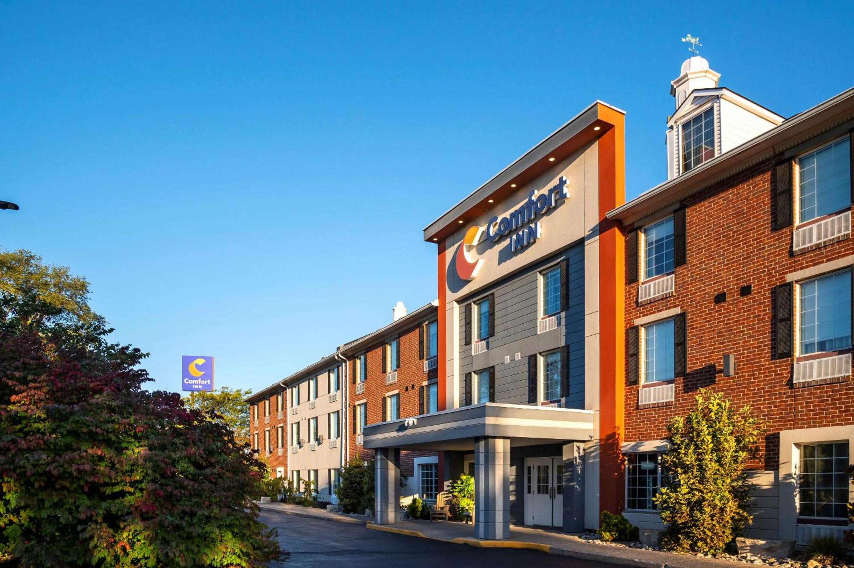 Sarnia Vacations - Comfort Inn - Property Image 3