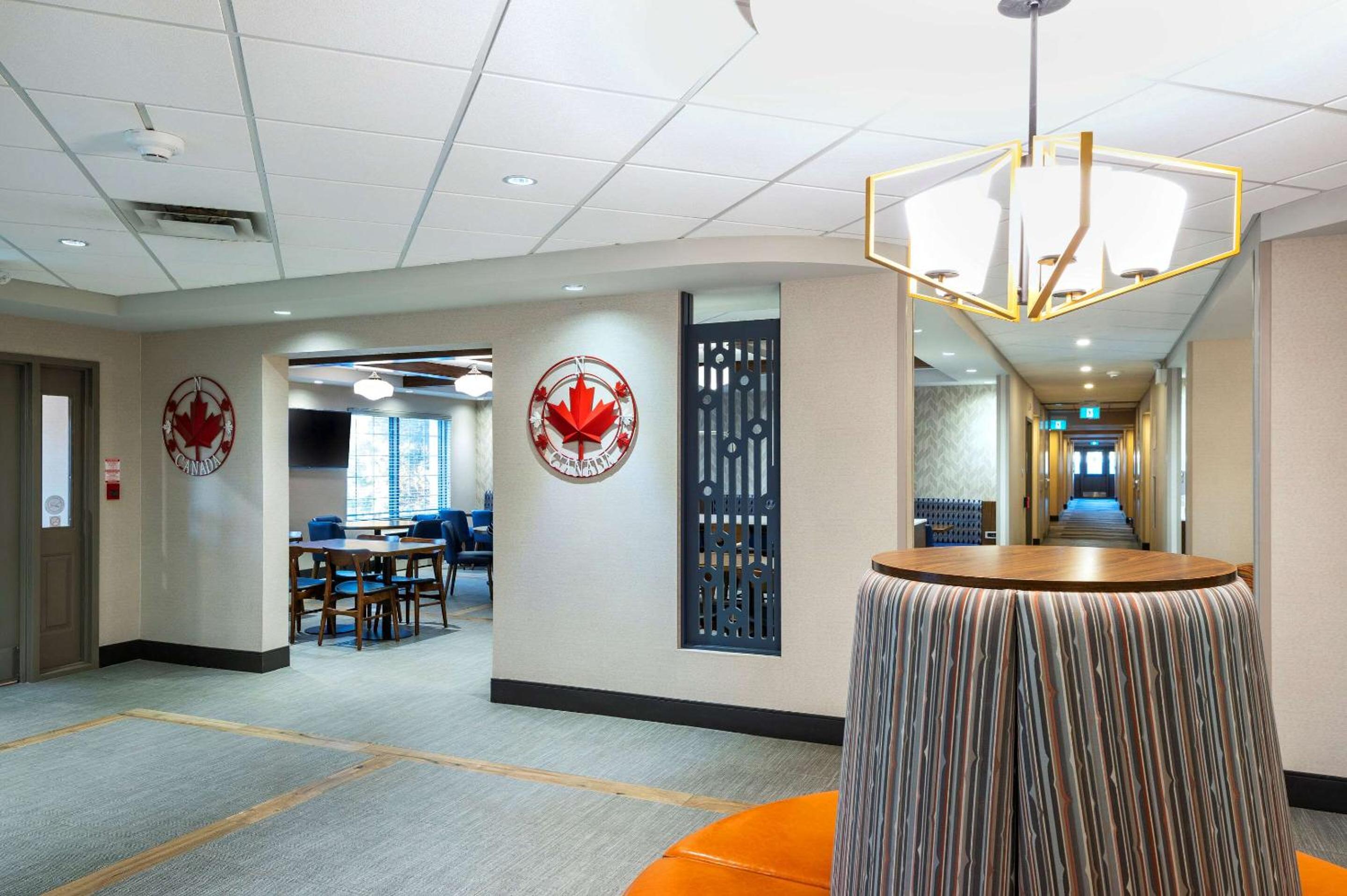 Sarnia Vacations - Comfort Inn - Property Image 5