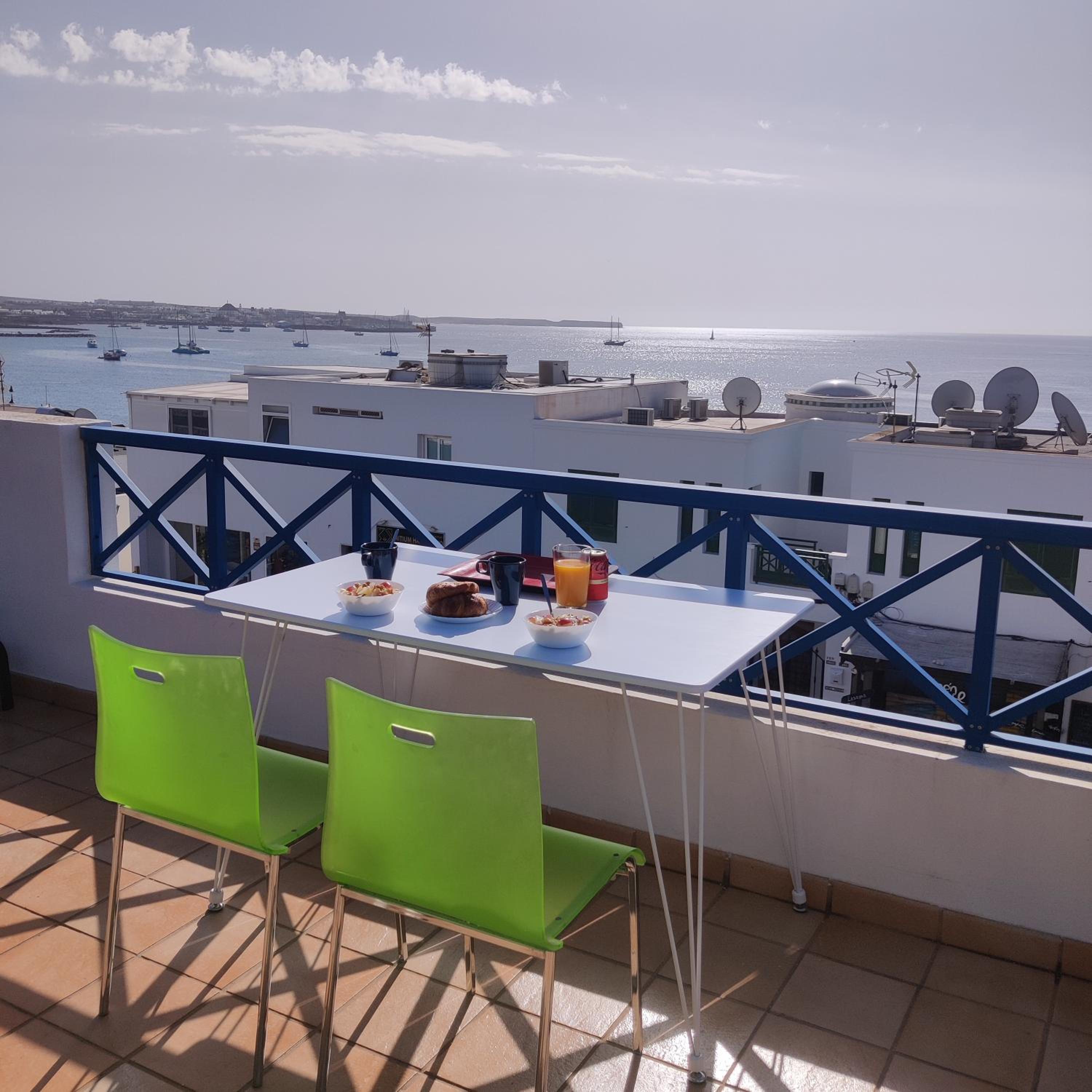 Playa Blanca Center Ocean View Apartment