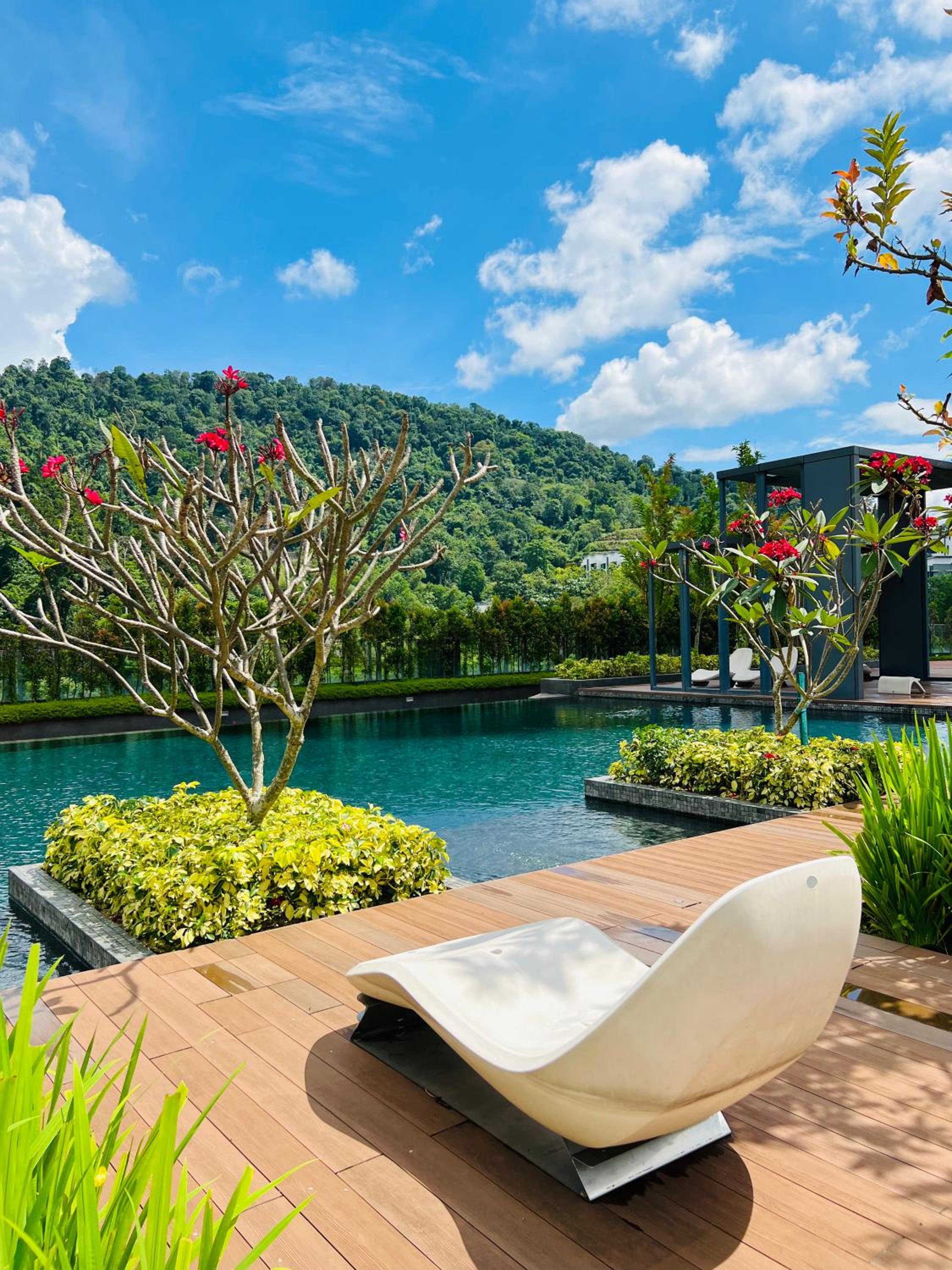KL COSY CONDO - NEW Stylish home above KL East Mall