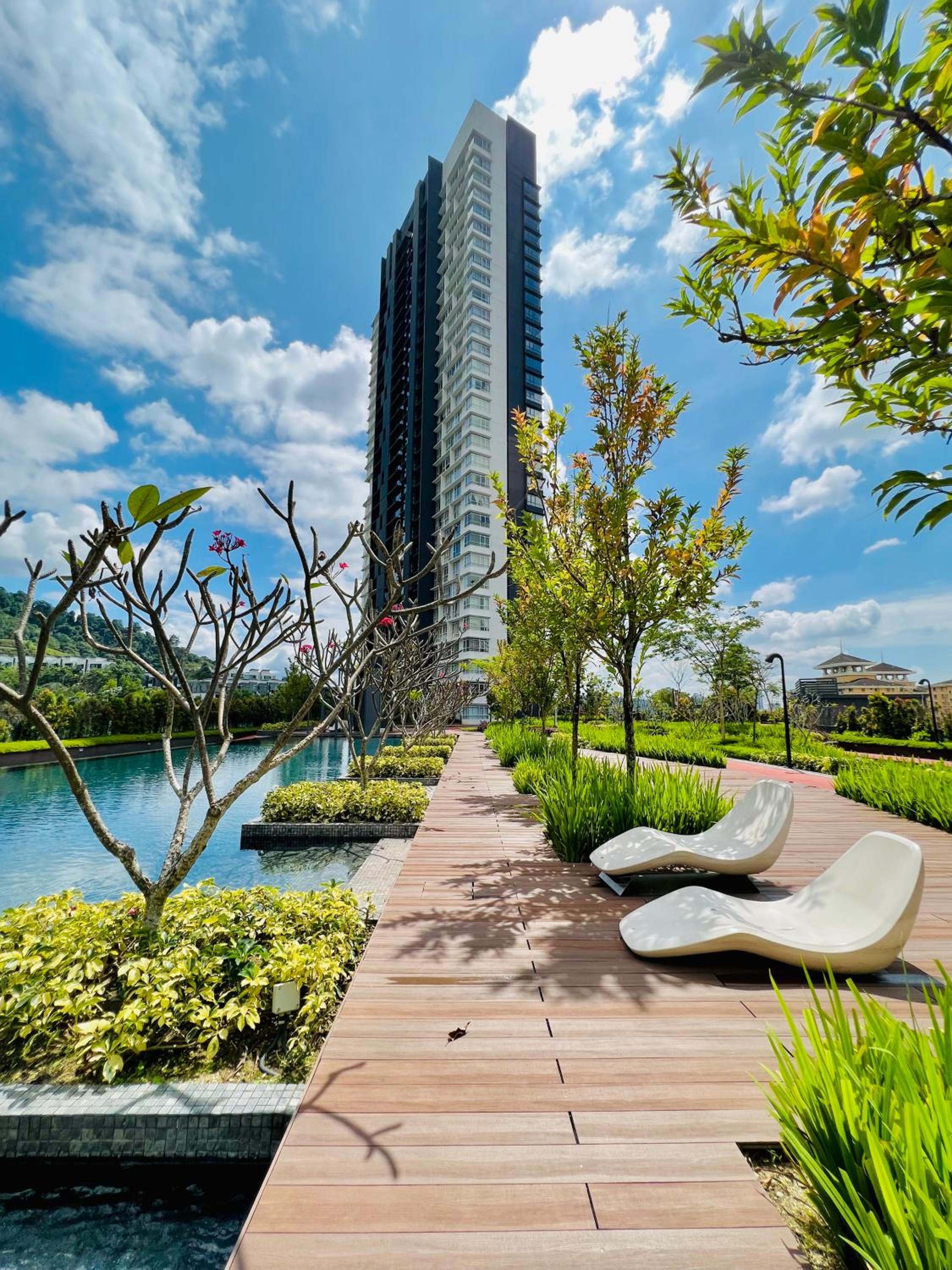 KL COSY CONDO - NEW Stylish home above KL East Mall