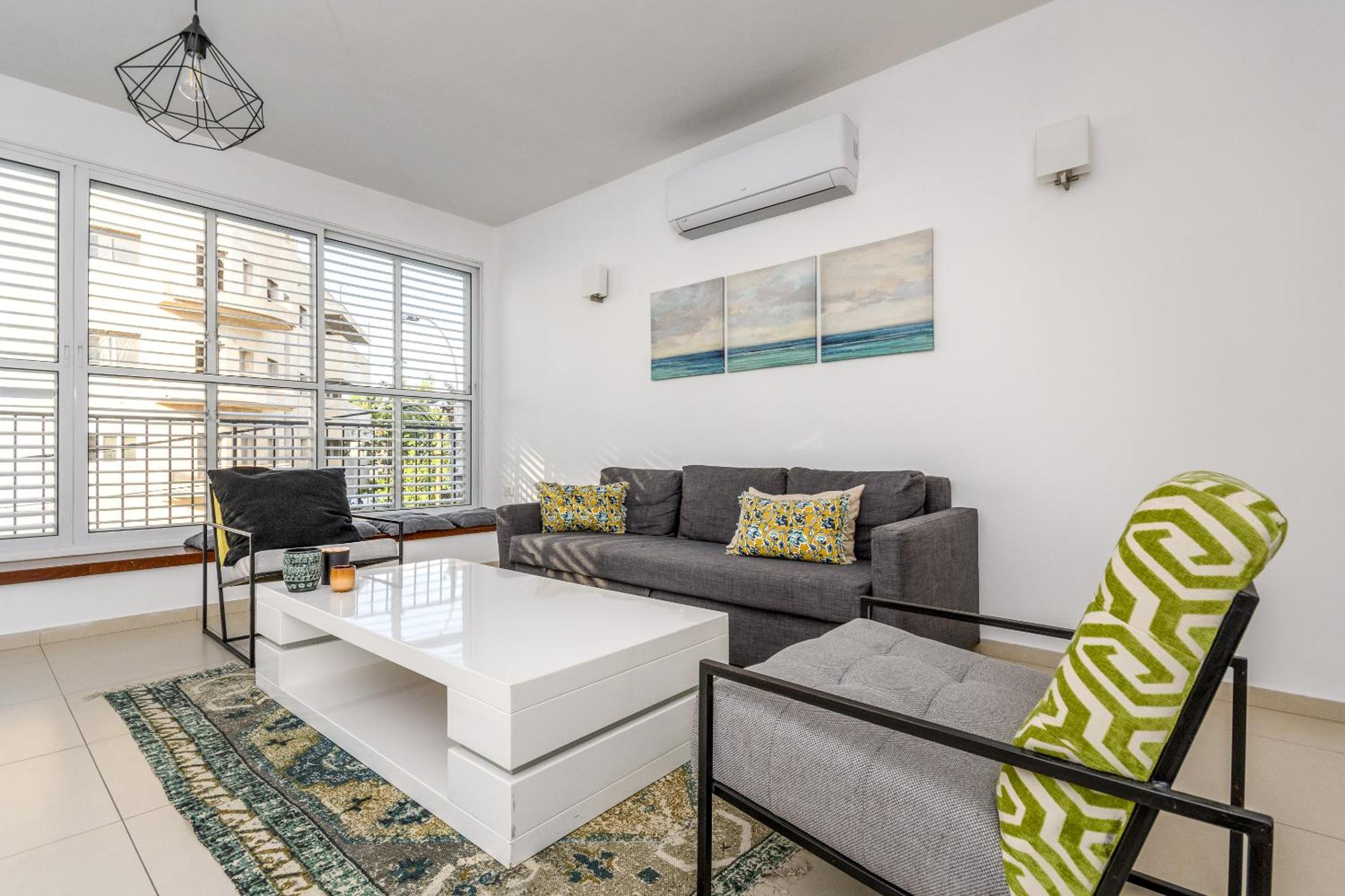 Port area - Spacious 2 bdr close to the Port view 2