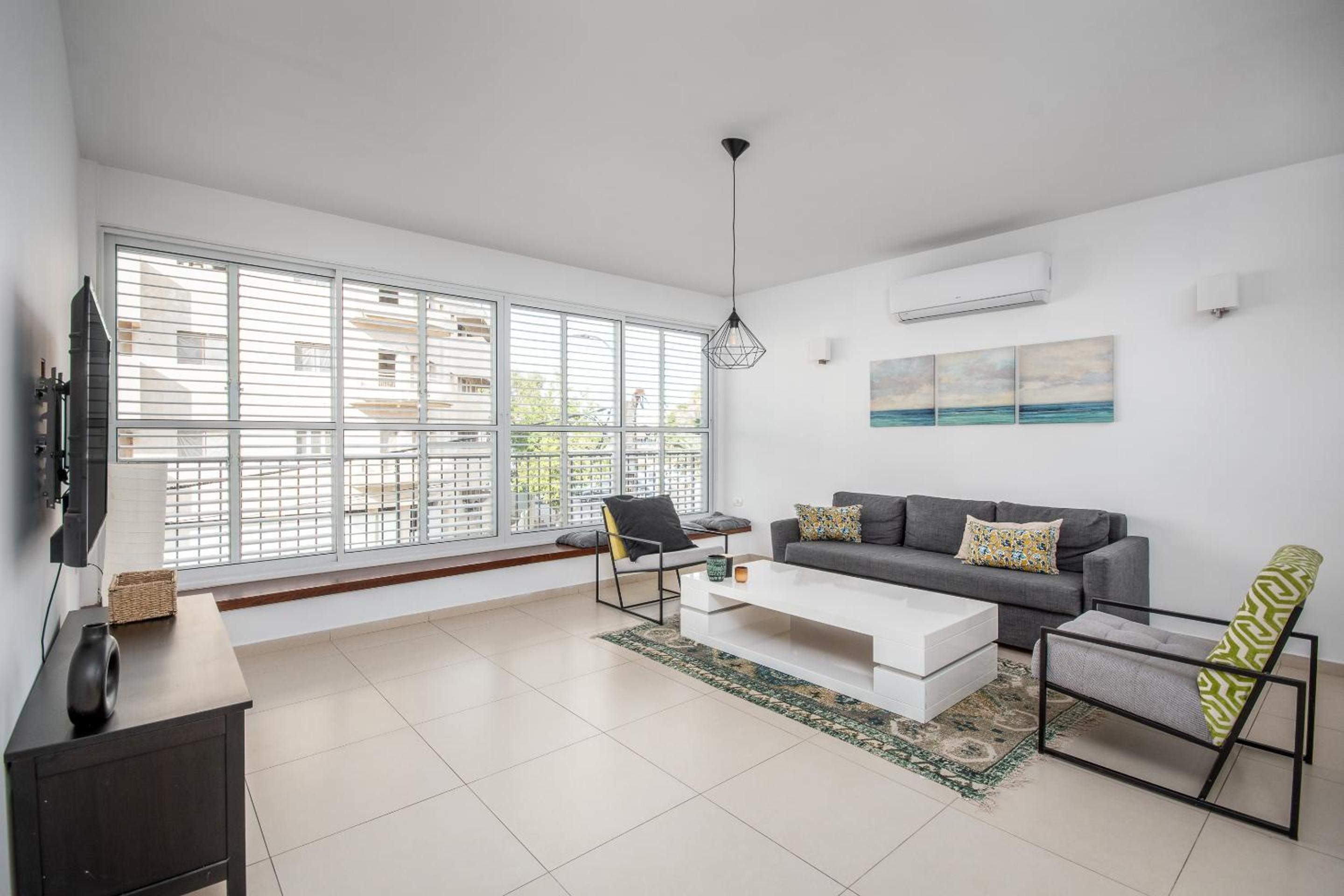 Port area - Spacious 2 bdr close to the Port view 3