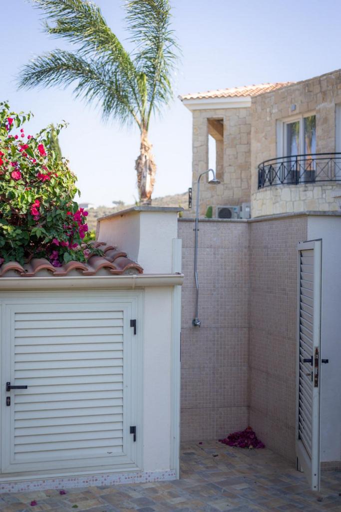 Rafaella villa in Latchi with private garden