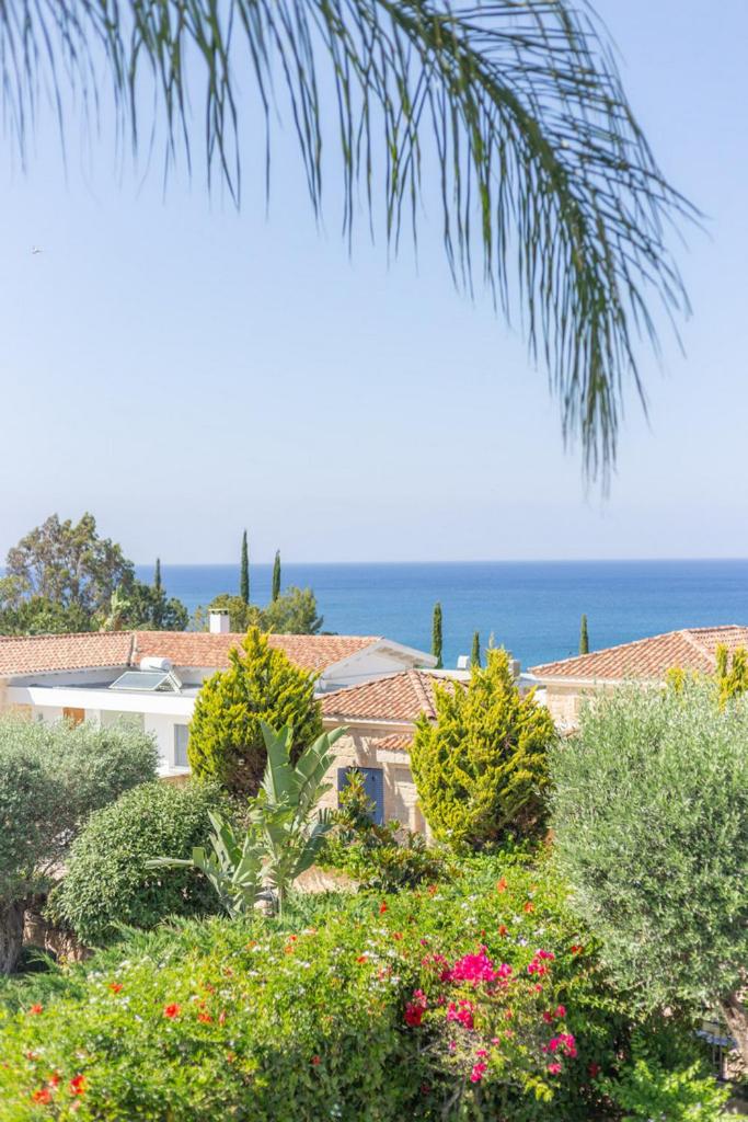 Rafaella villa in Latchi with private garden