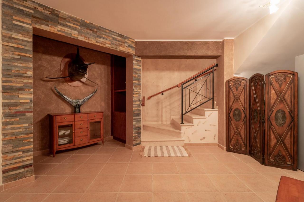 Rafaella villa in Latchi with private garden