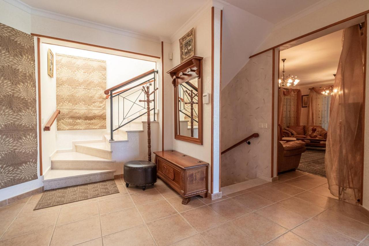 Rafaella villa in Latchi with private garden