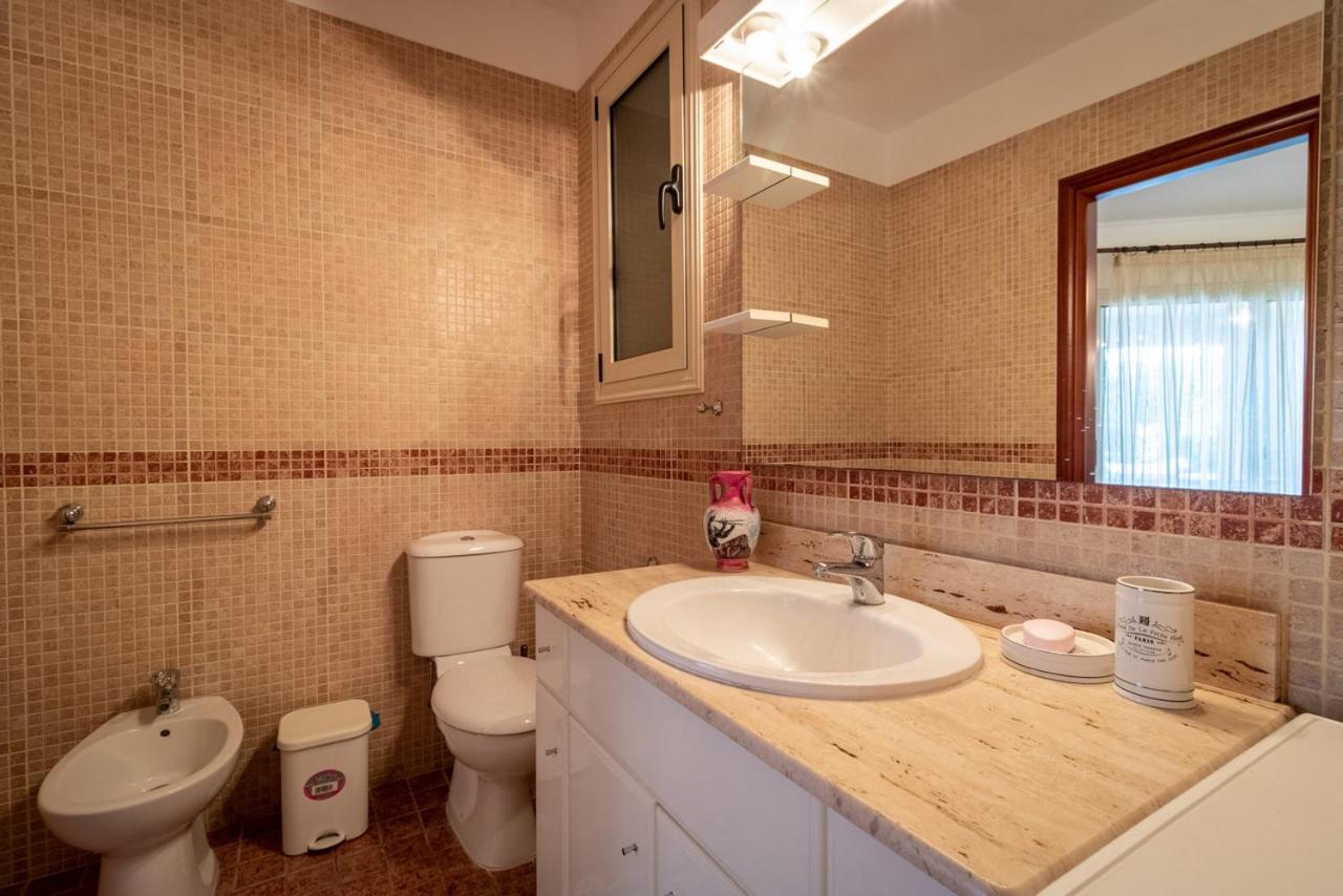 Rafaella villa in Latchi with private garden