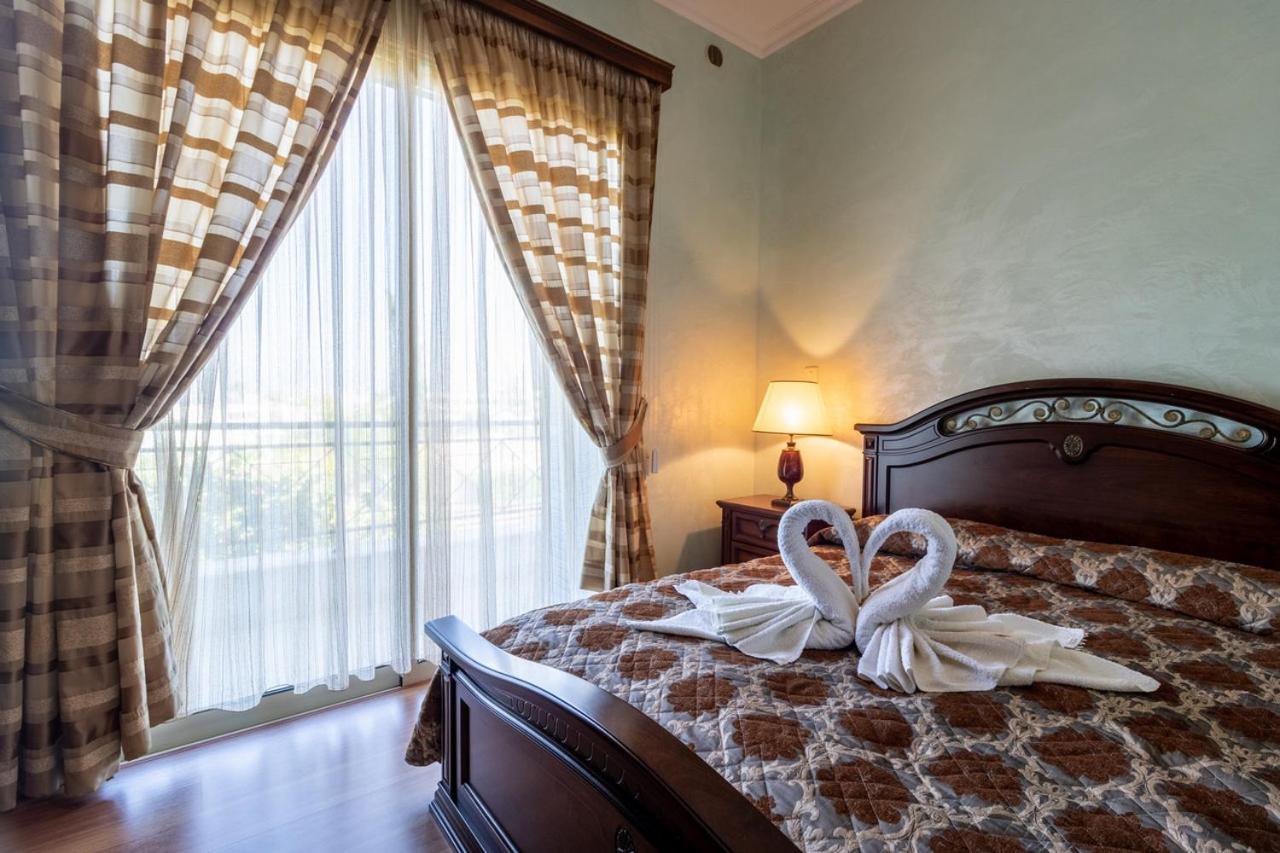 Rafaella villa in Latchi with private garden