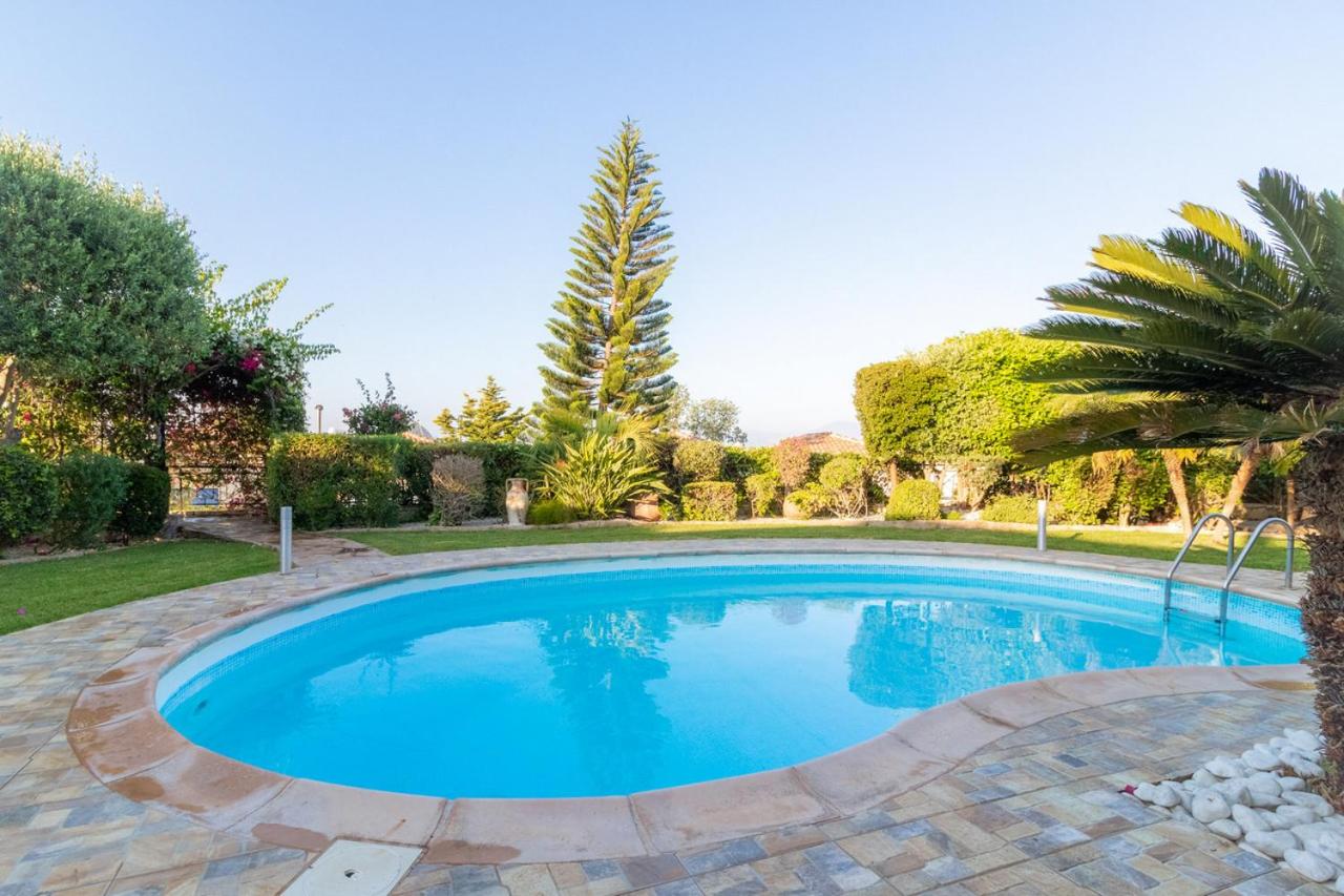 Rafaella villa in Latchi with private garden