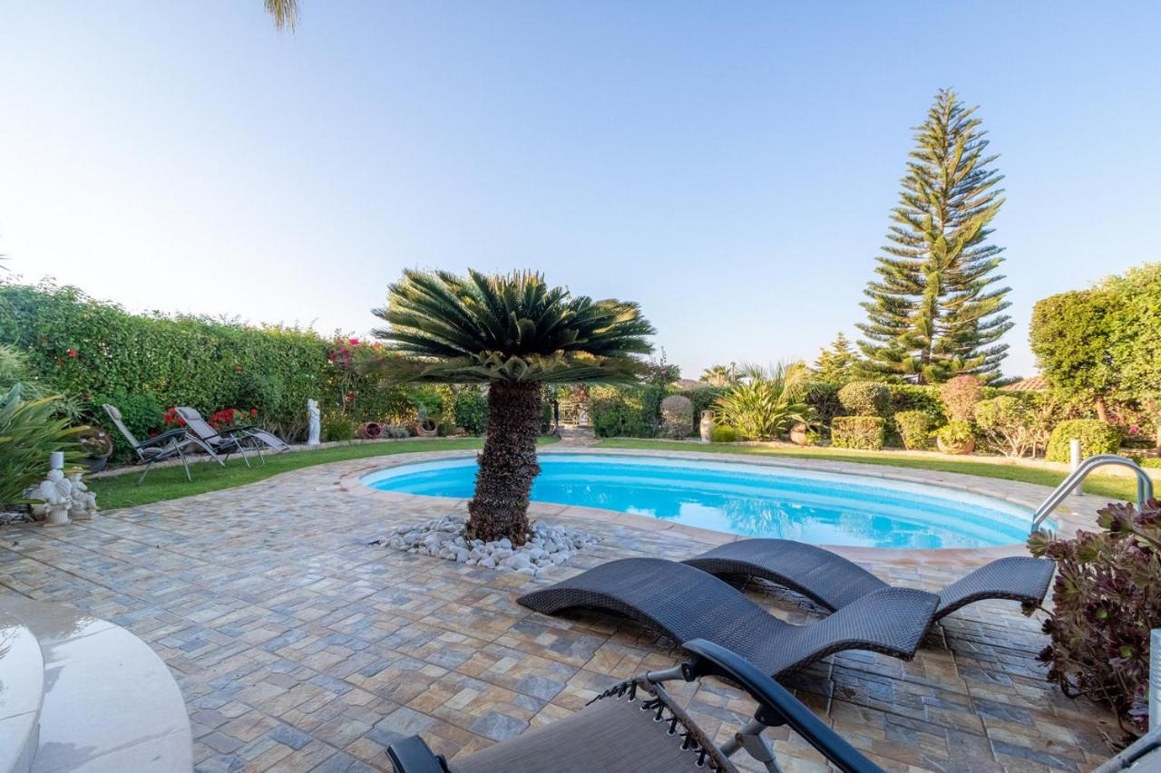 Rafaella villa in Latchi with private garden