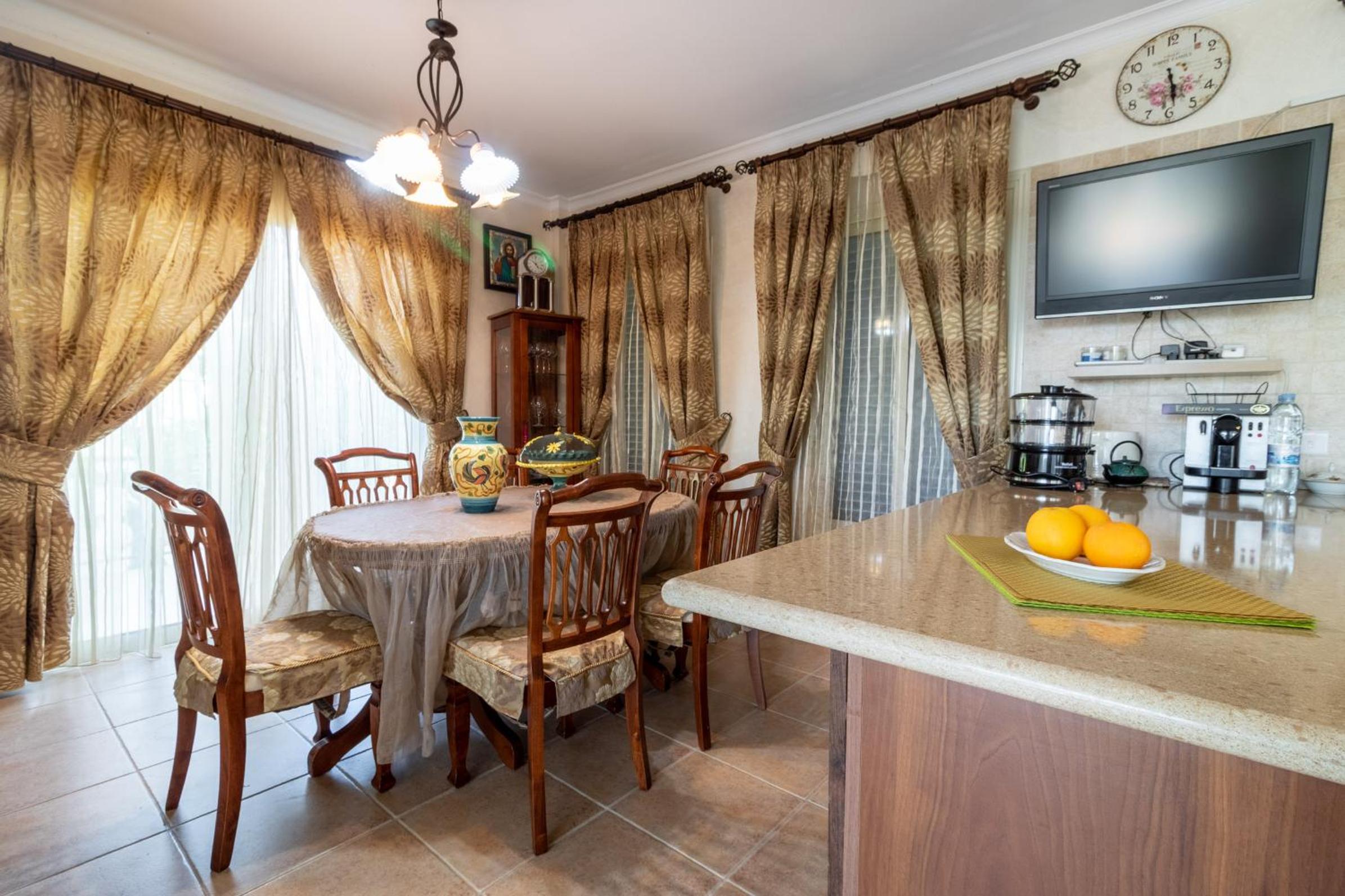 Rafaella villa in Latchi with private garden