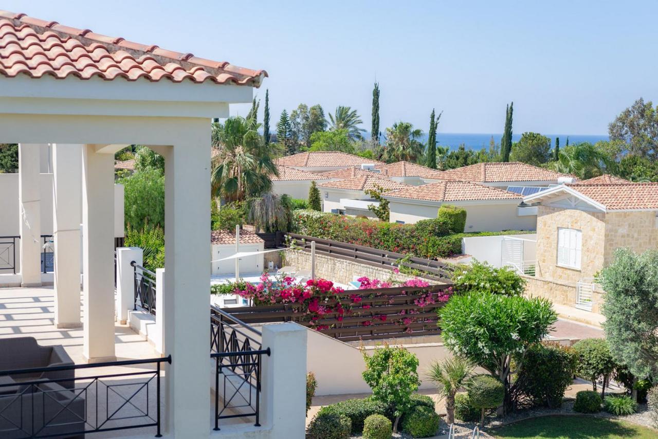 Rafaella villa in Latchi with private garden