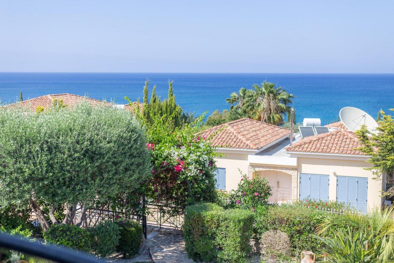 Rafaella villa in Latchi with private garden