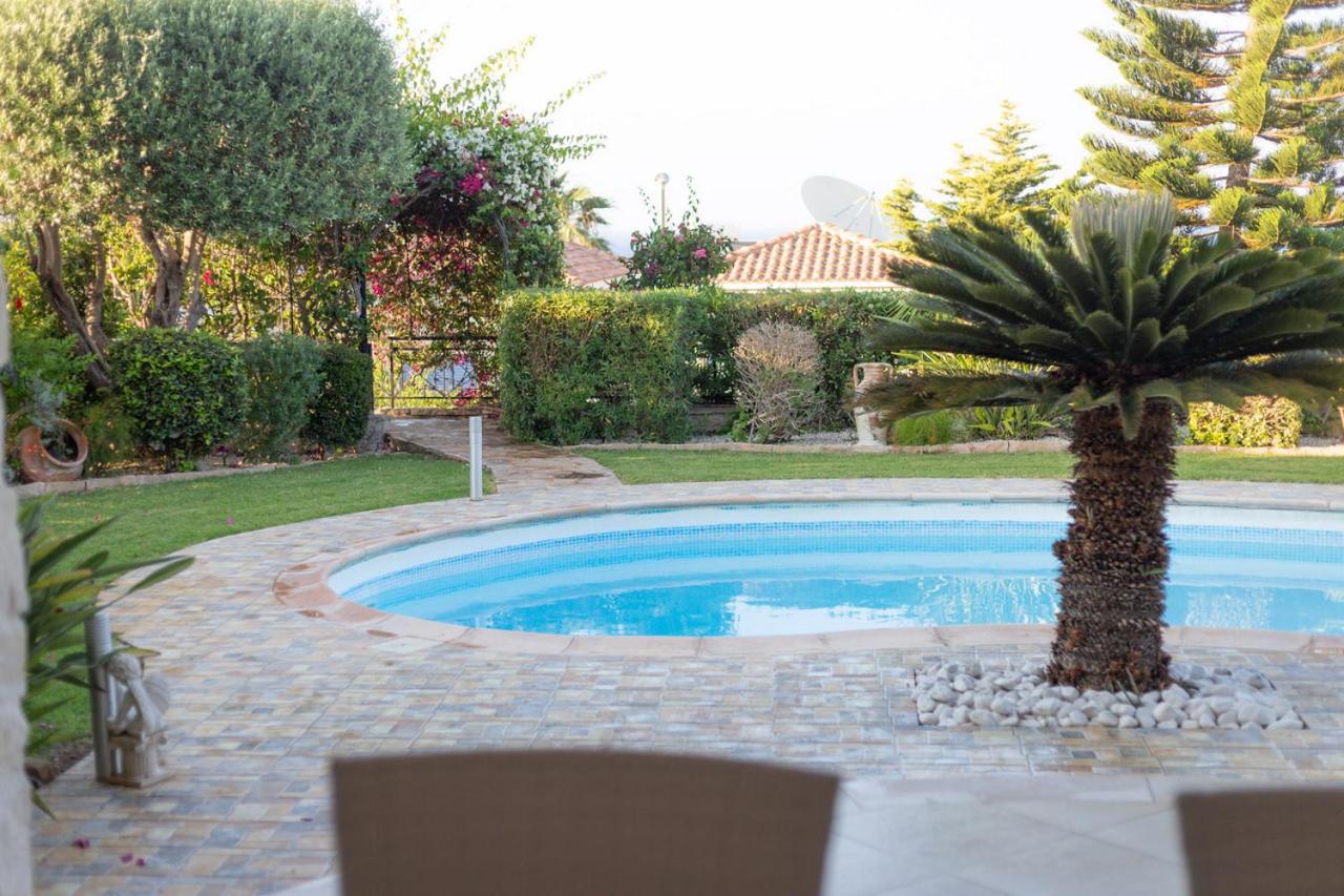 Rafaella villa in Latchi with private garden