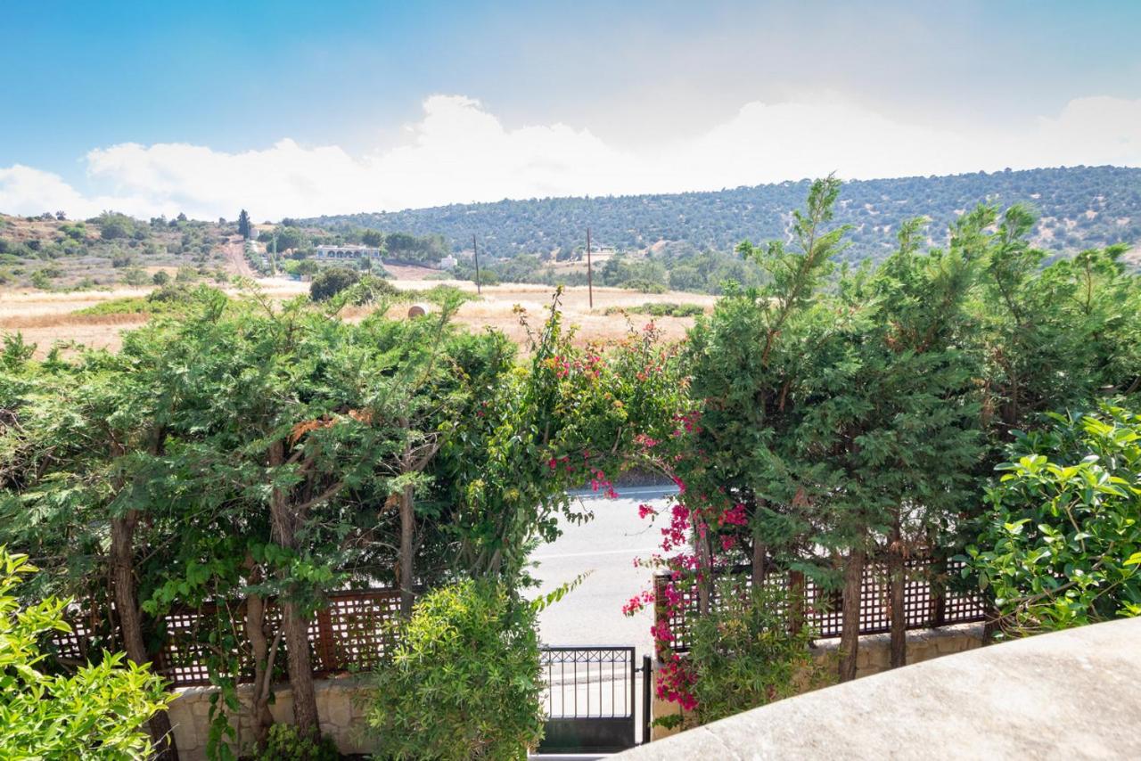 Rafaella villa in Latchi with private garden