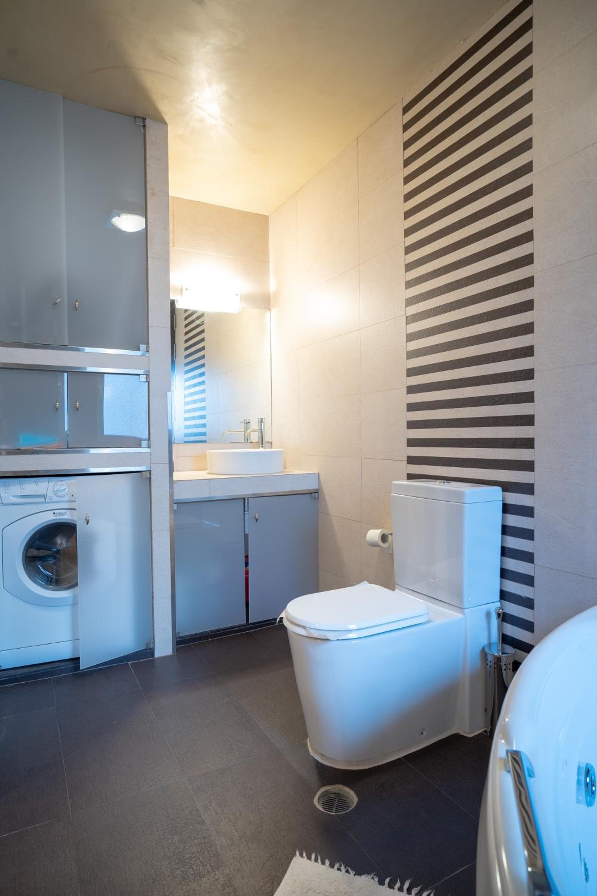 Acropolis metro st 3 bedrms 6 pers maisonette by MPS