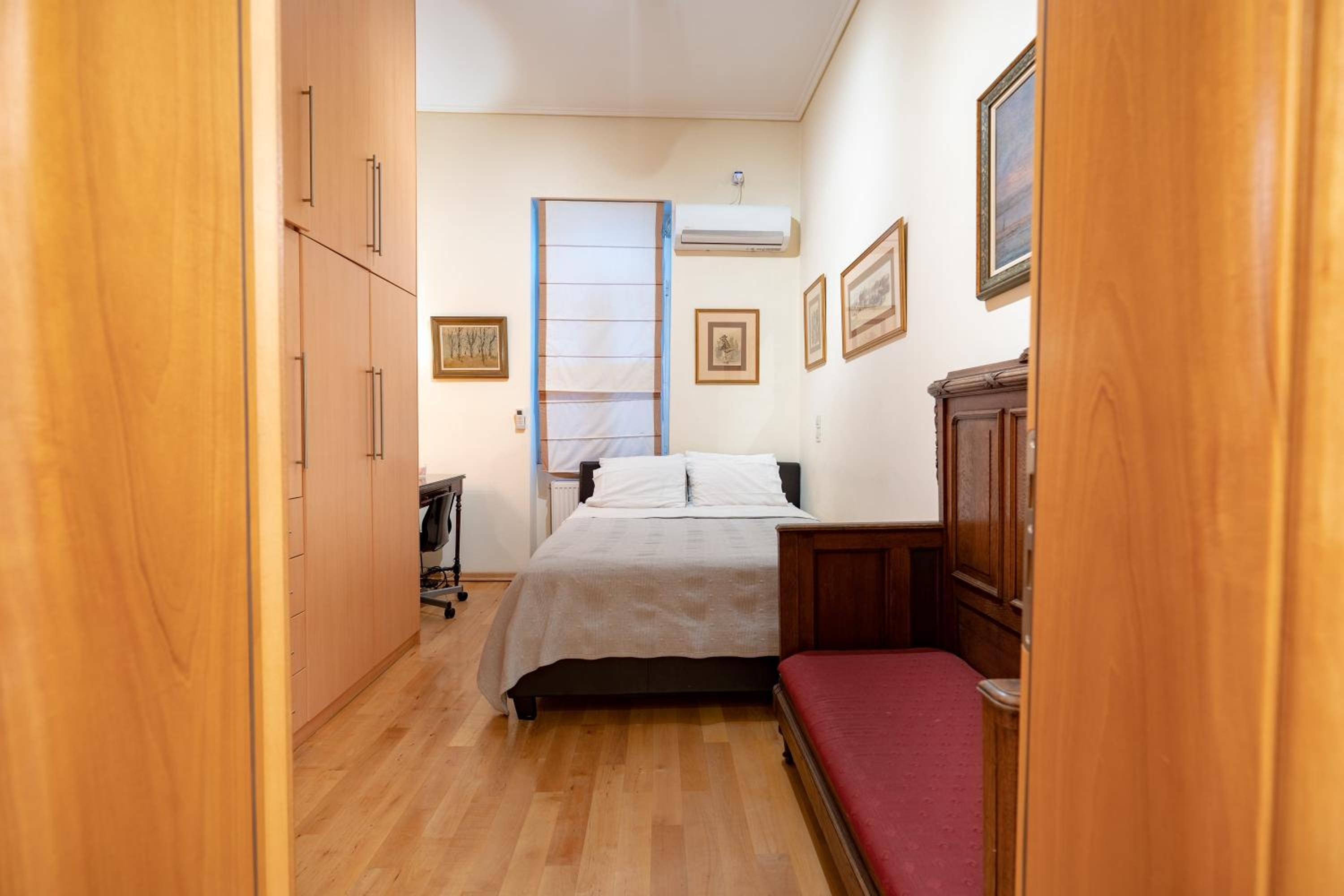 Acropolis metro st 3 bedrms 6 pers maisonette by MPS