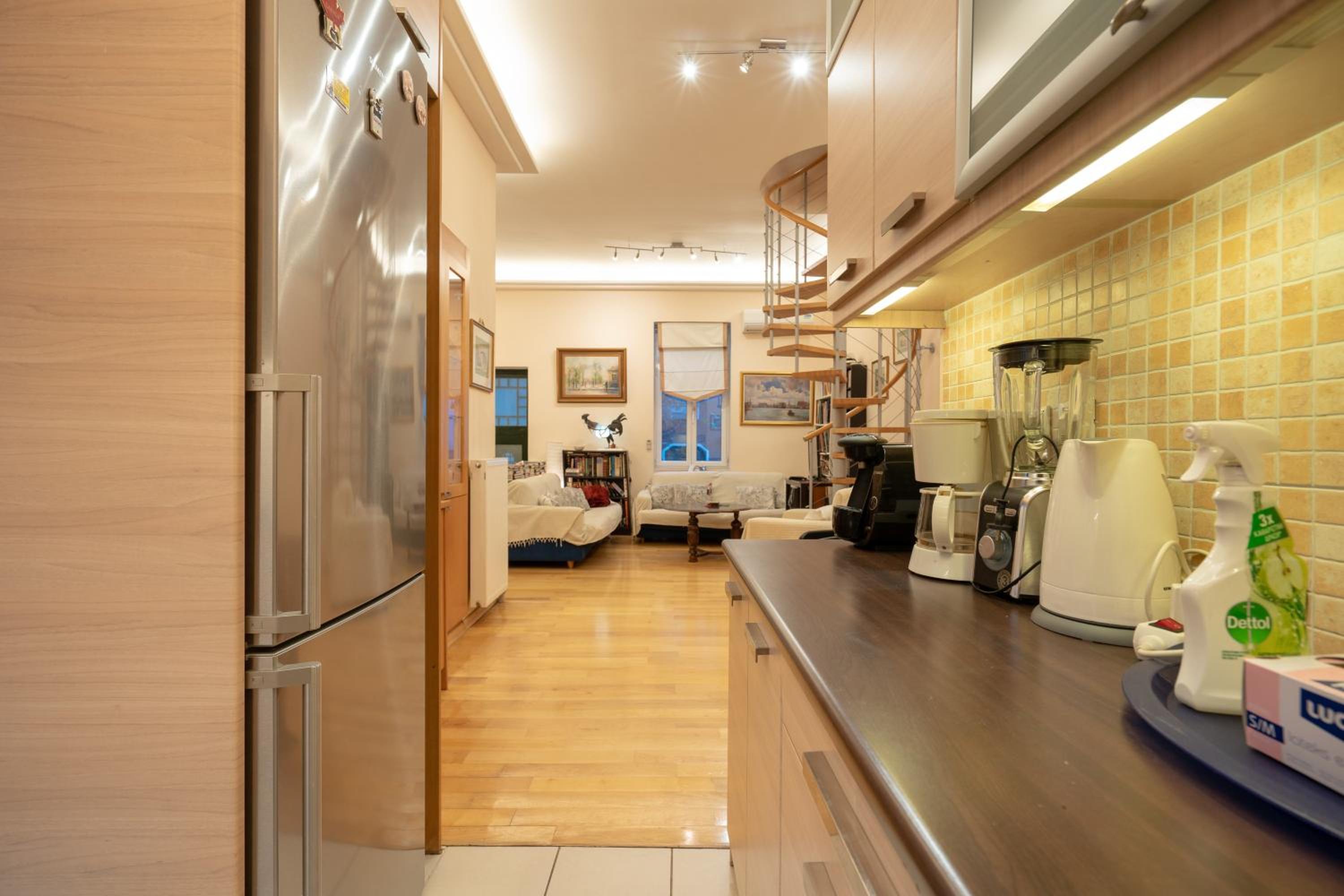 Acropolis metro st 3 bedrms 6 pers maisonette by MPS