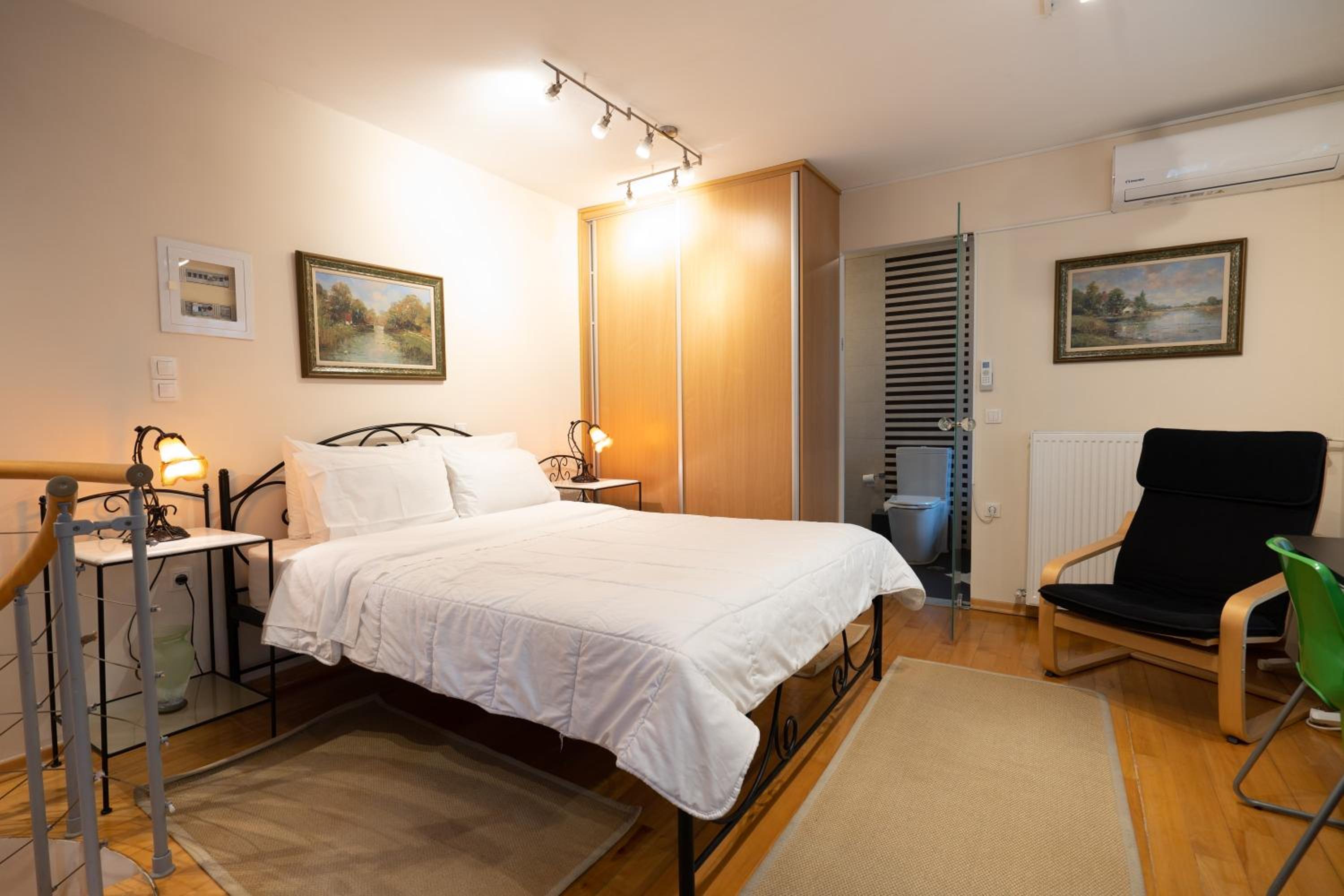 Acropolis metro st 3 bedrms 6 pers maisonette by MPS