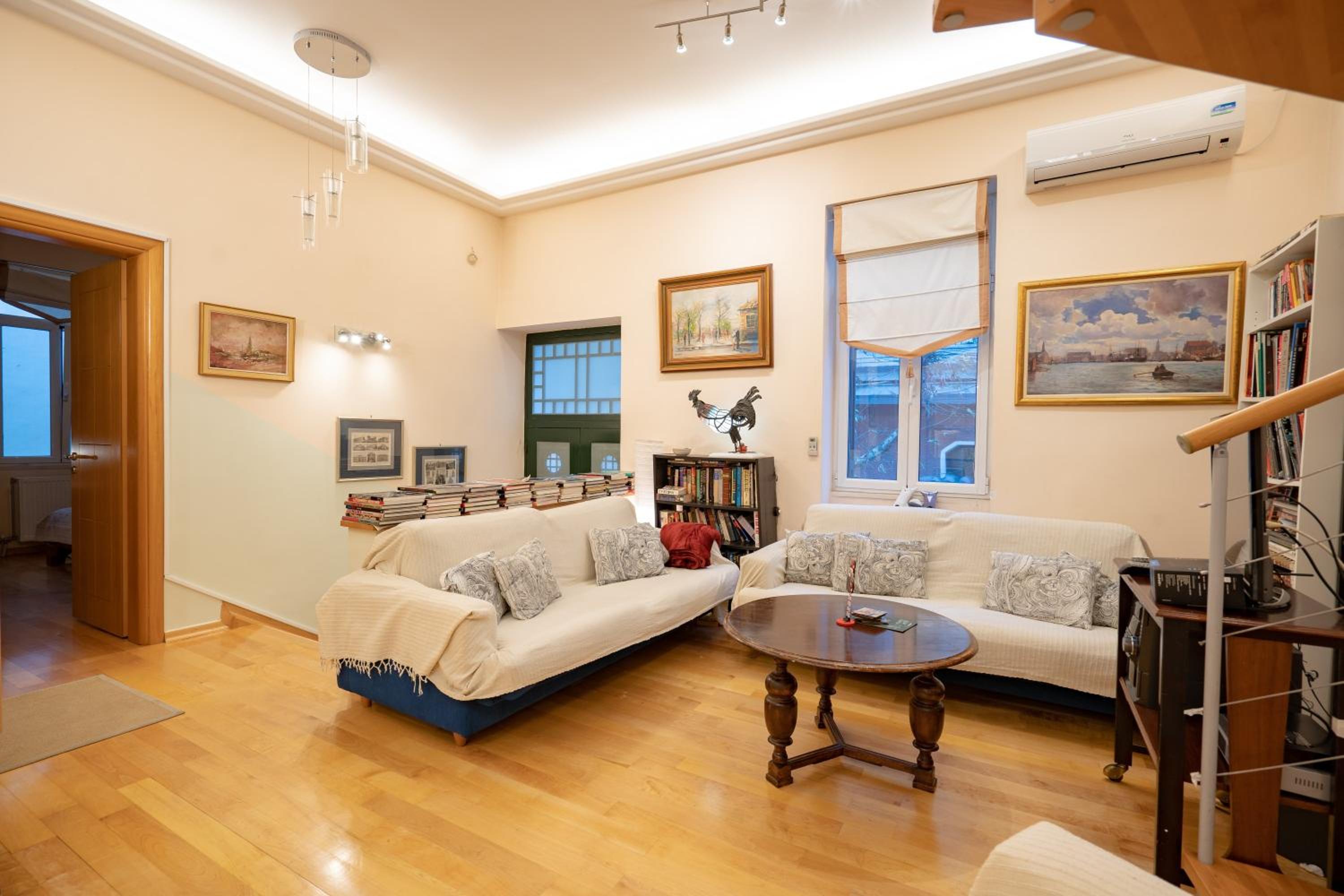 Acropolis metro st 3 bedrms 6 pers maisonette by MPS