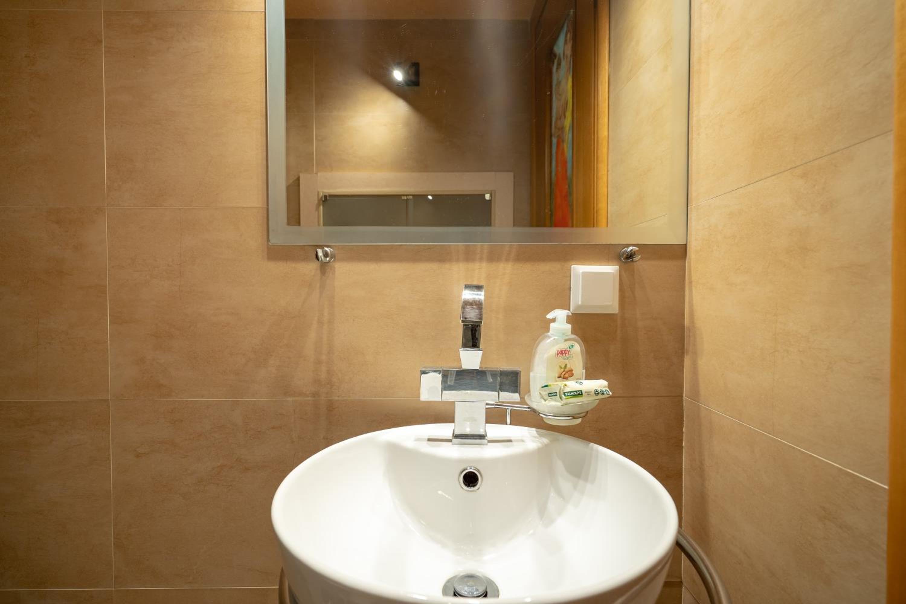 Acropolis metro st 3 bedrms 6 pers maisonette by MPS