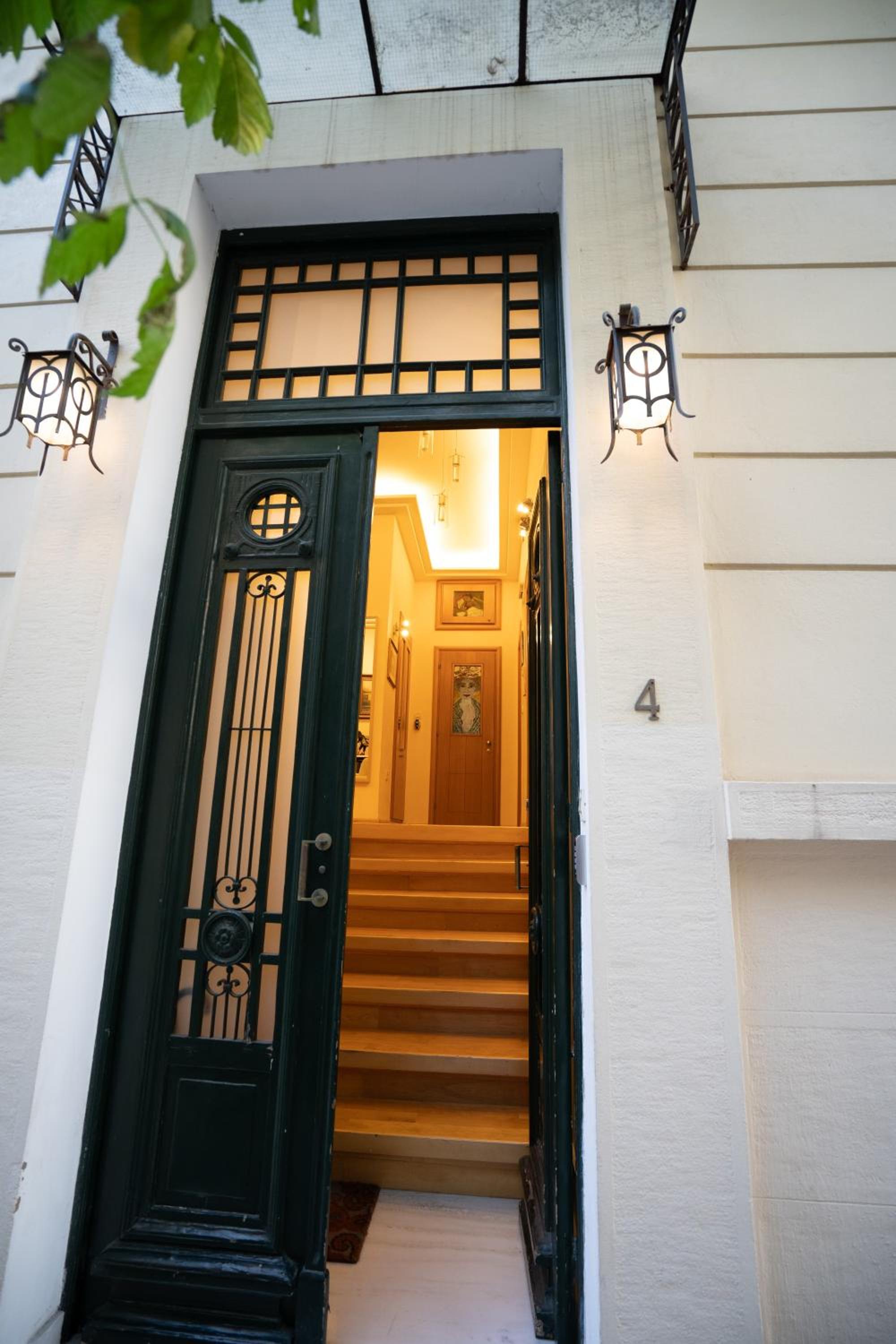 Acropolis metro st 3 bedrms 6 pers maisonette by MPS