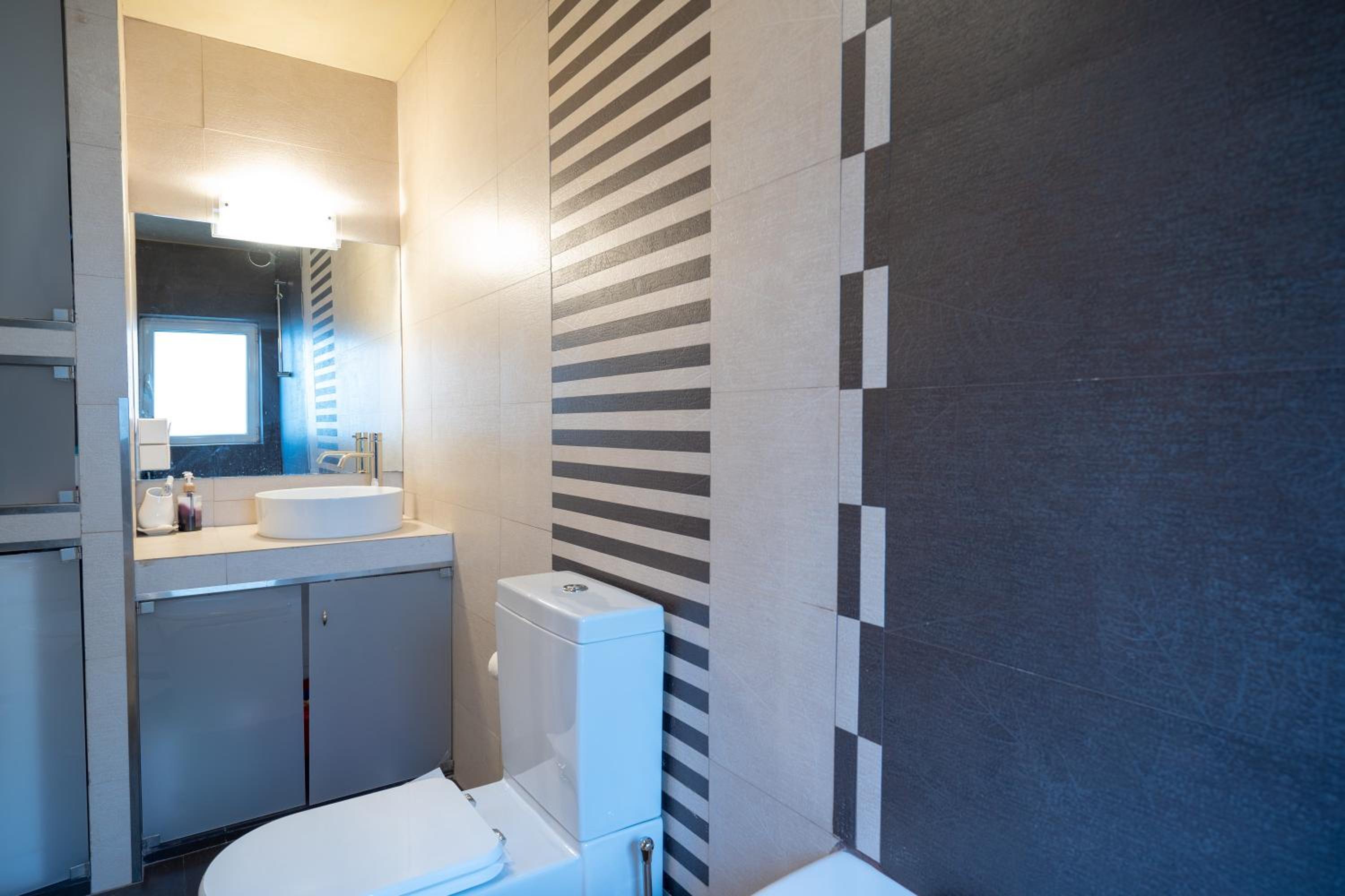 Acropolis metro st 3 bedrms 6 pers maisonette by MPS