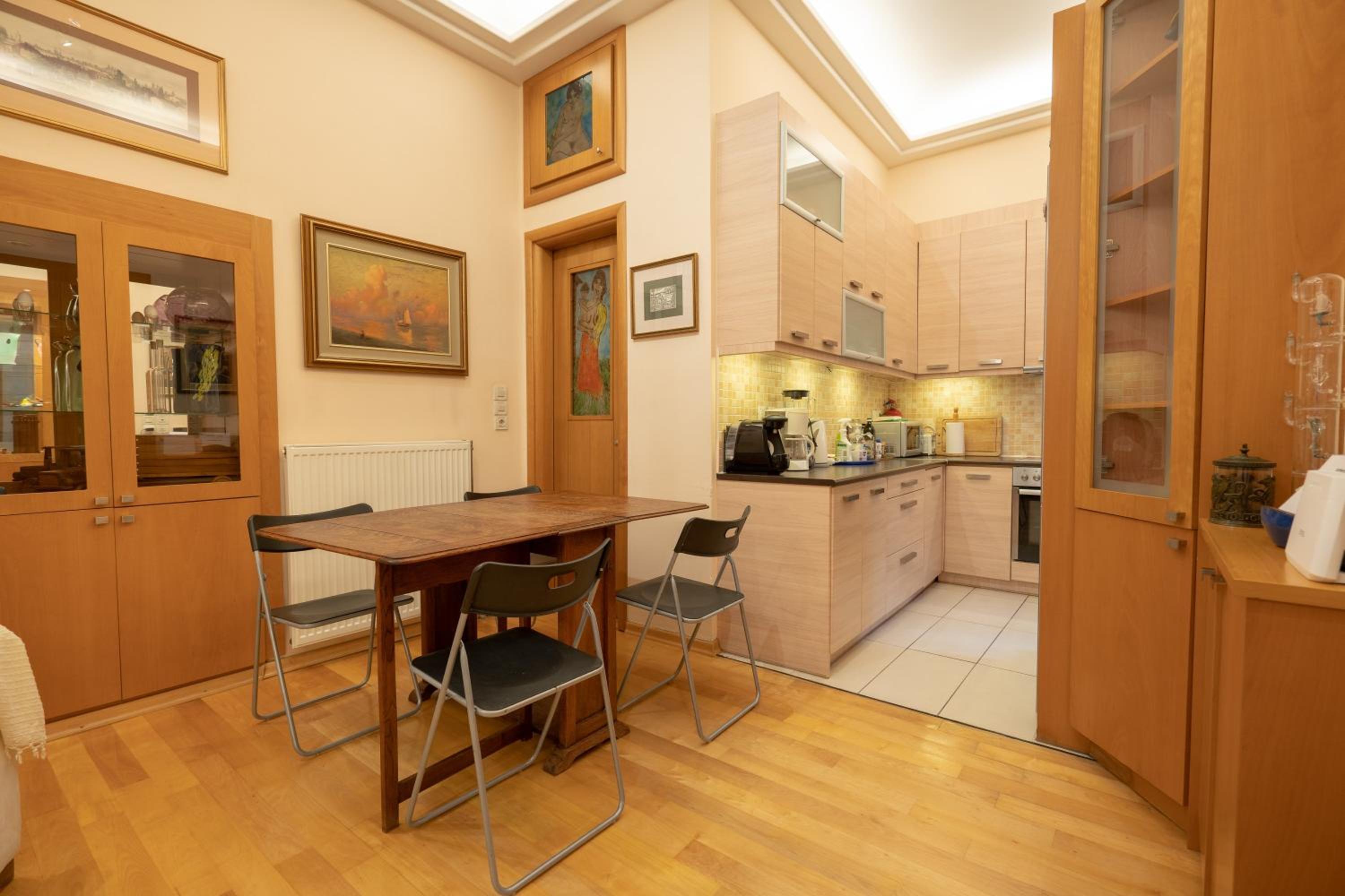 Acropolis metro st 3 bedrms 6 pers maisonette by MPS
