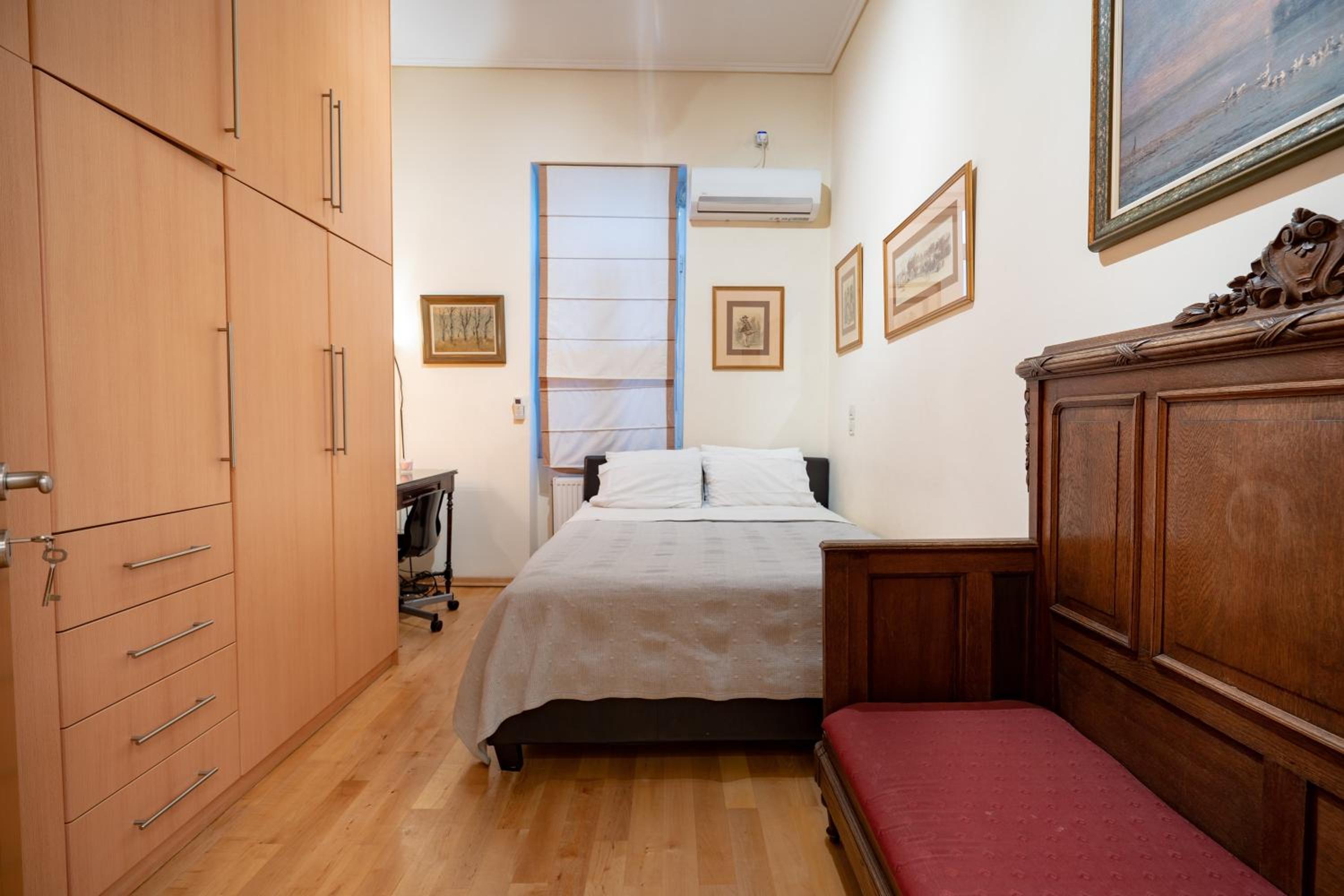 Acropolis metro st 3 bedrms 6 pers maisonette by MPS