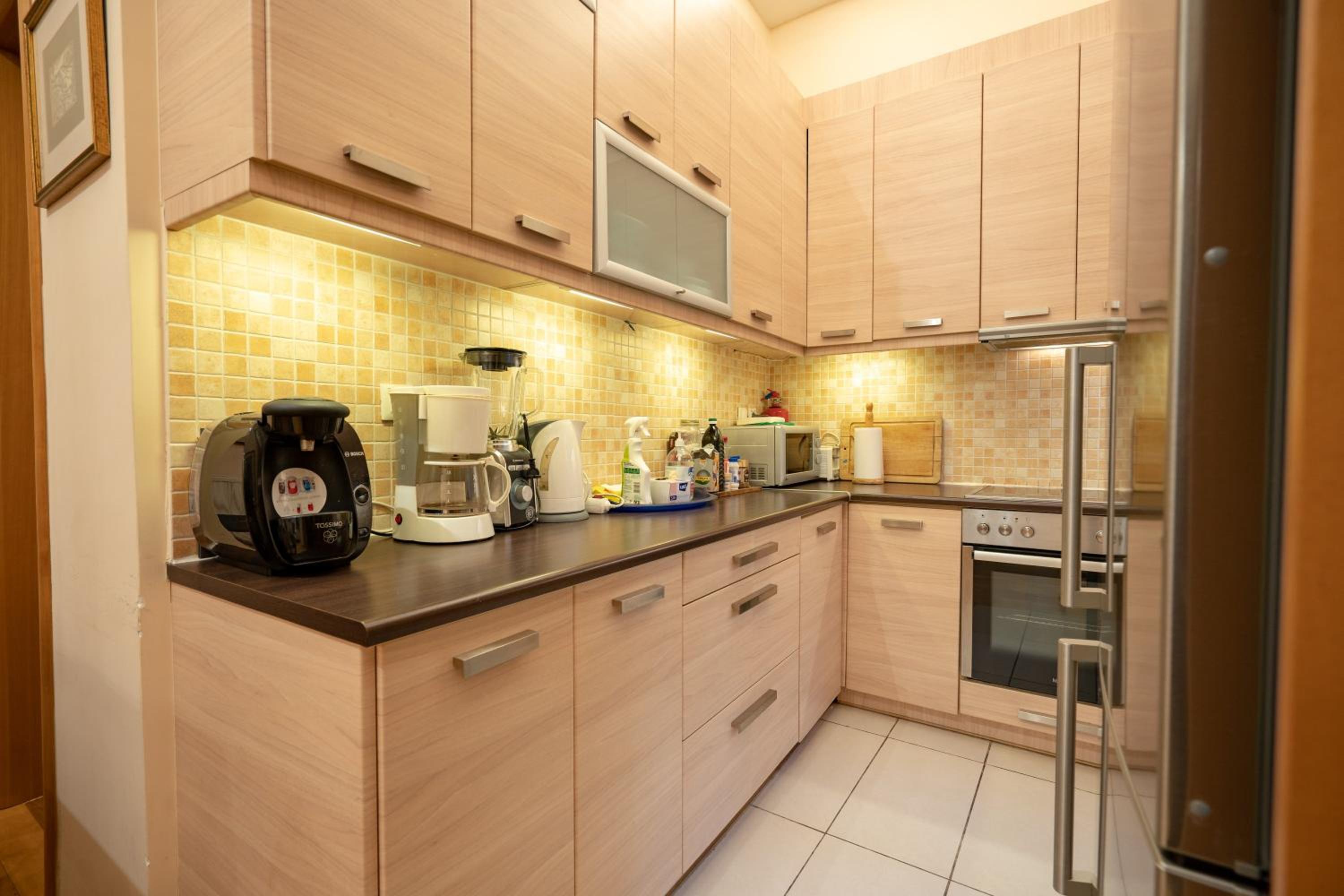 Acropolis metro st 3 bedrms 6 pers maisonette by MPS