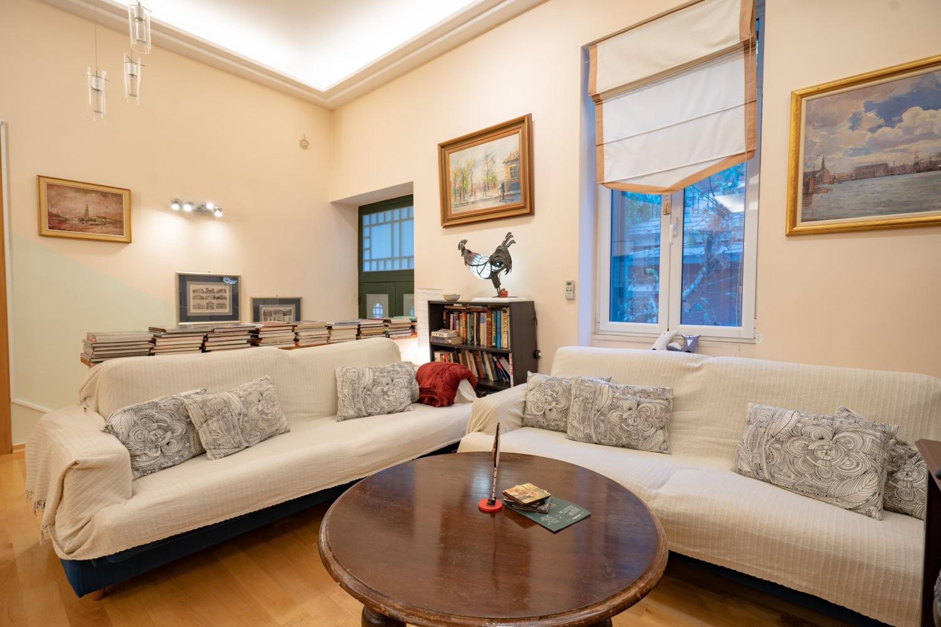 Acropolis metro st 3 bedrms 6 pers maisonette by MPS