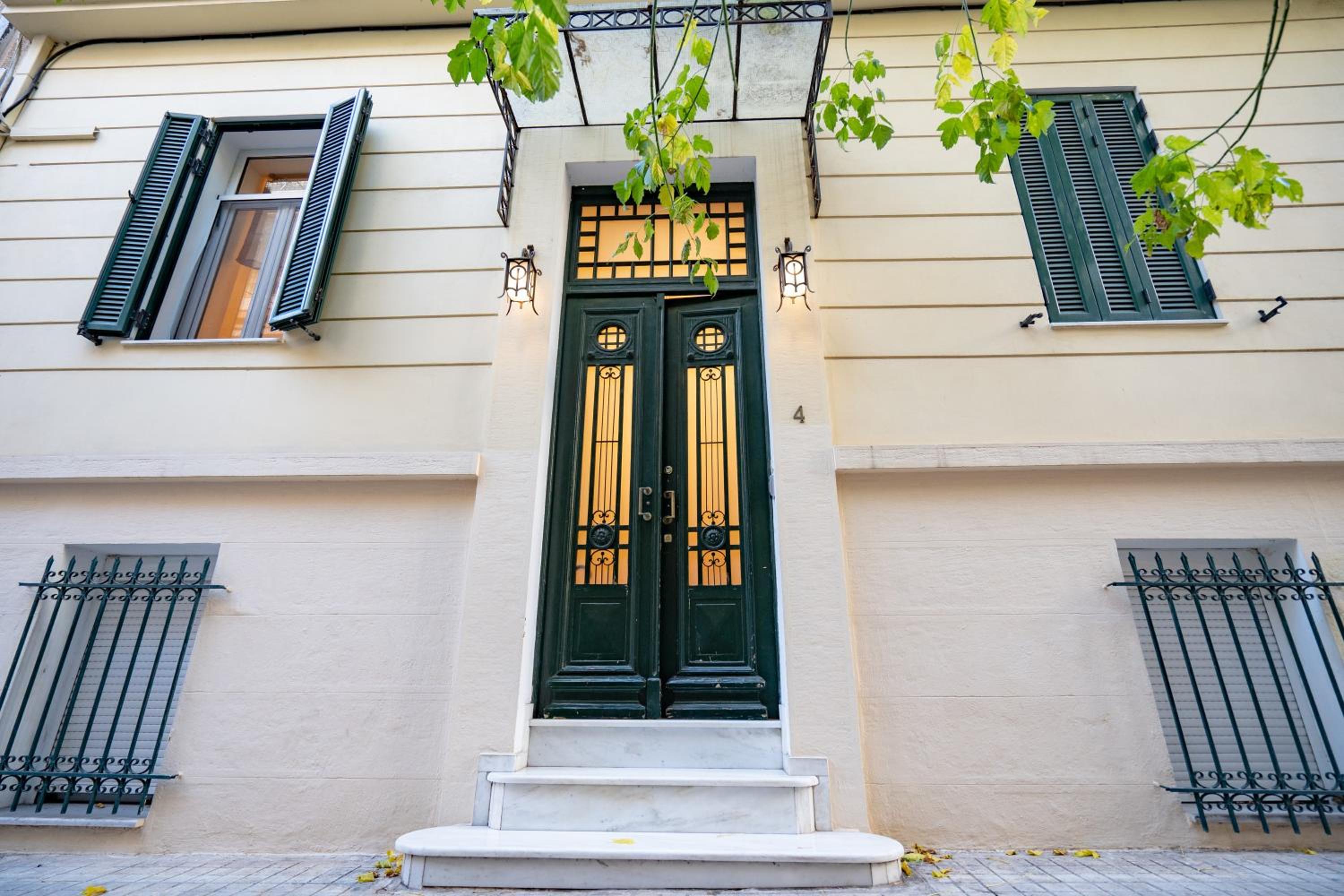 Acropolis metro st 3 bedrms 6 pers maisonette by MPS