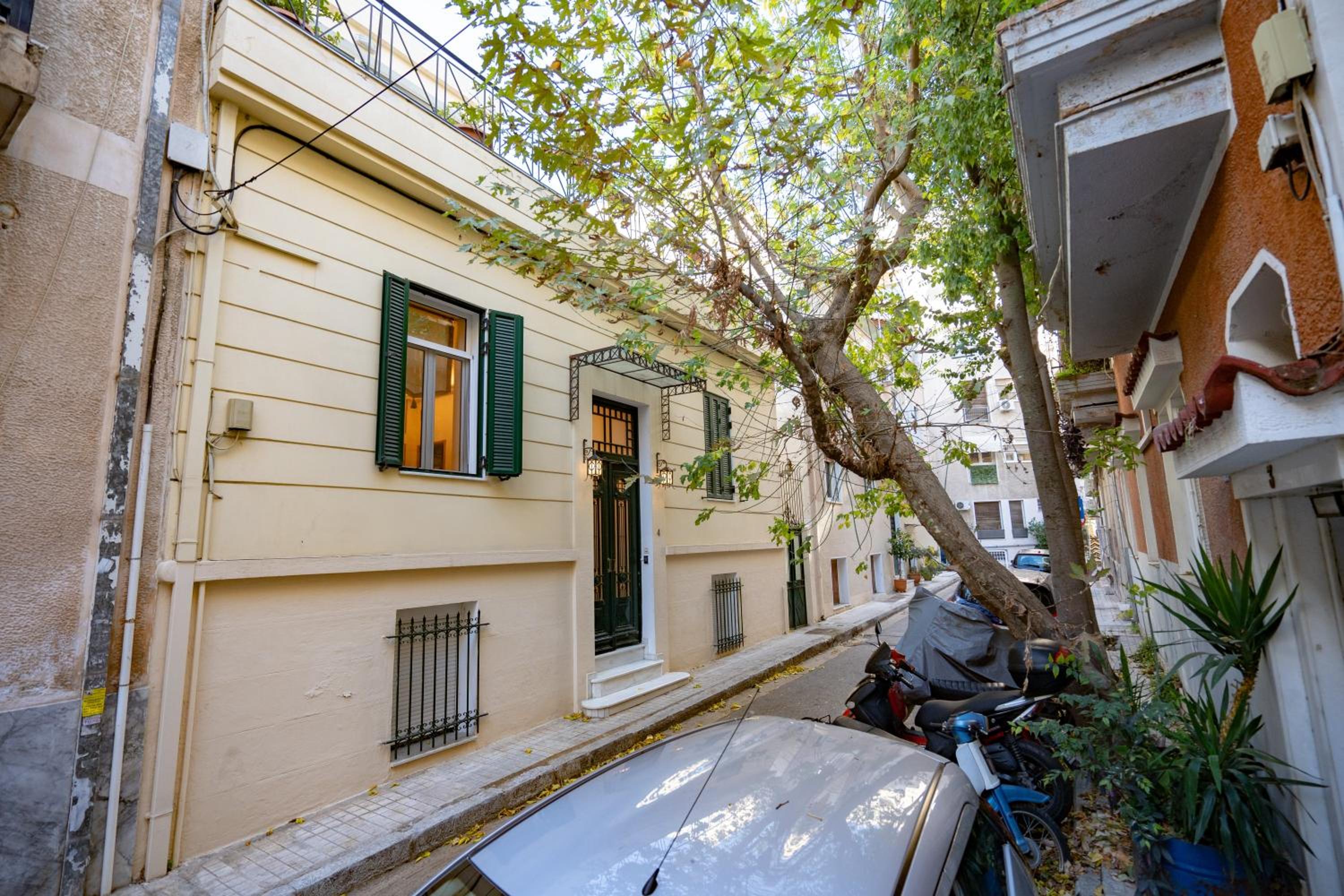 Acropolis metro st 3 bedrms 6 pers maisonette by MPS