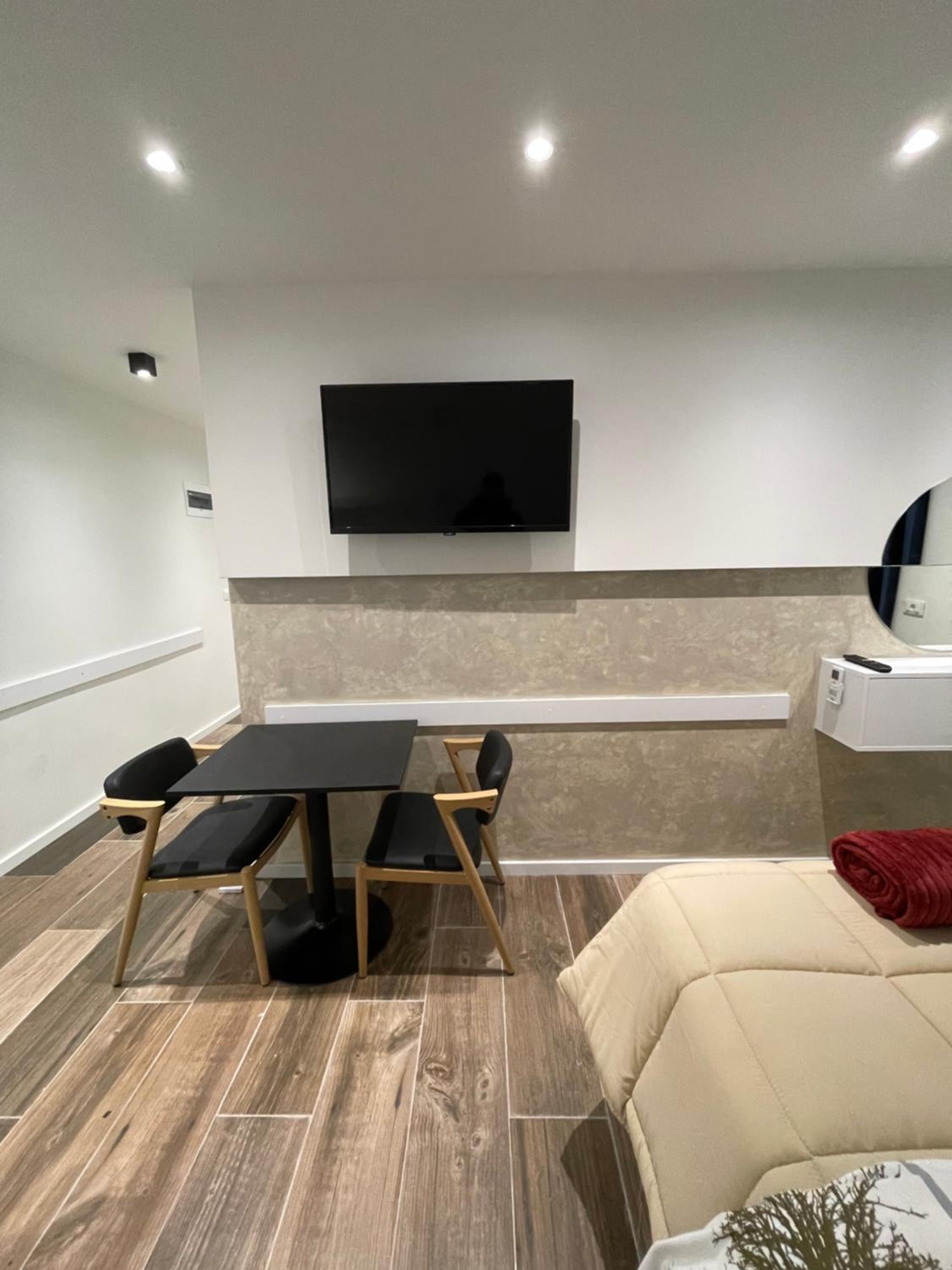 Le petite Studio Apartments - ENJOY TRAVEL