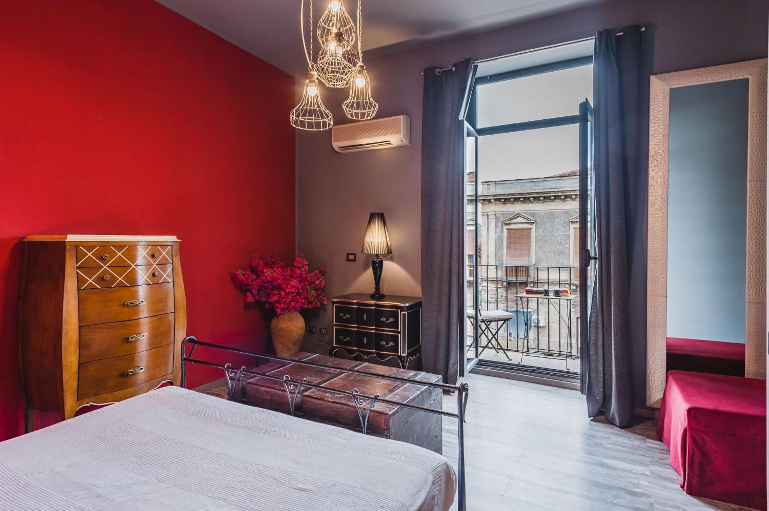 Ursino apartment with balcony by Wonderful Italy view 5
