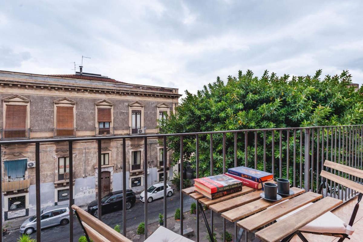 Ursino apartment with balcony by Wonderful Italy view 3