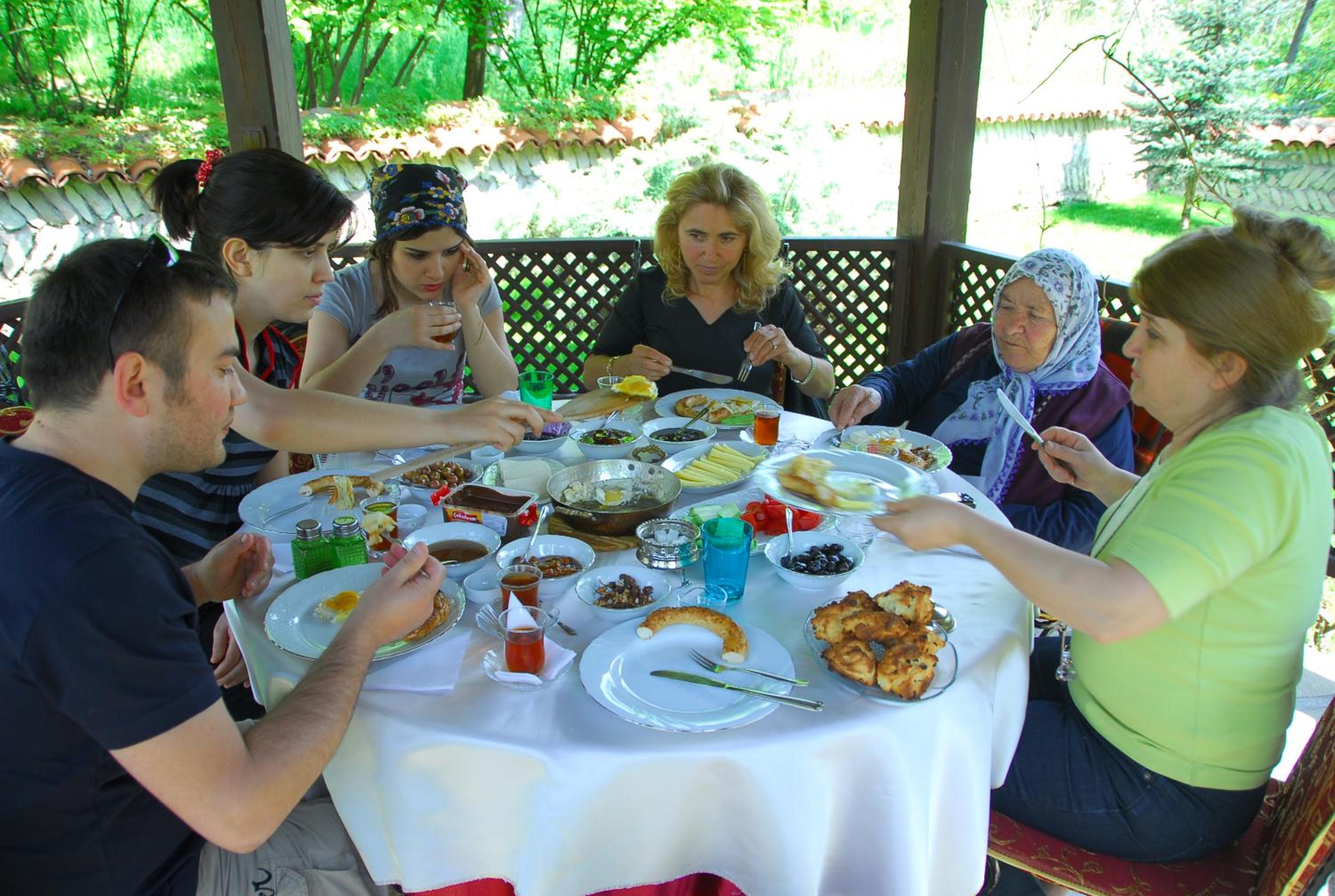 Mehves Hanim Konagi