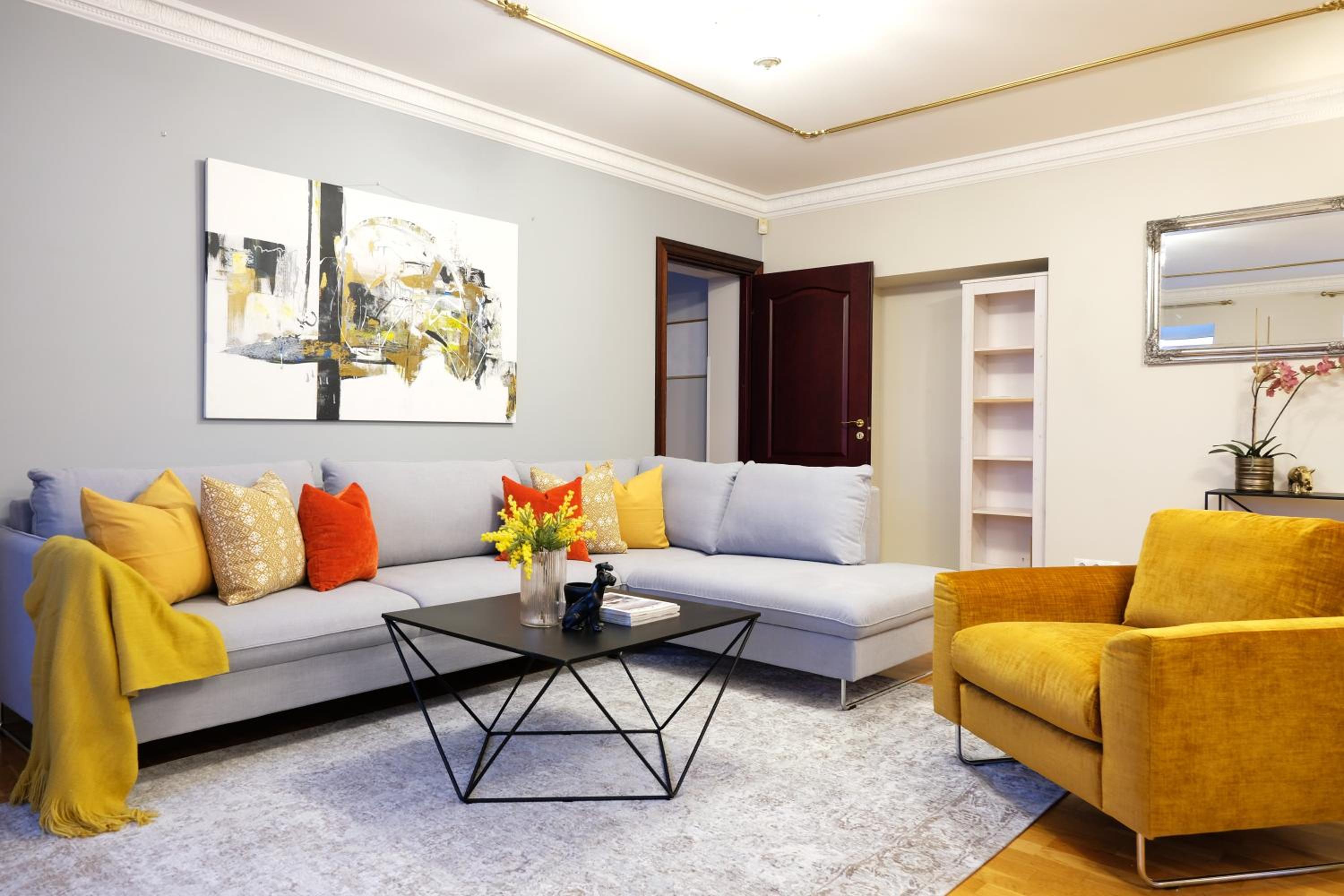 Tallinn Vacations - Tallinn City Apartments - 2 bedroom on Old Town main street Viru - Property Image 1